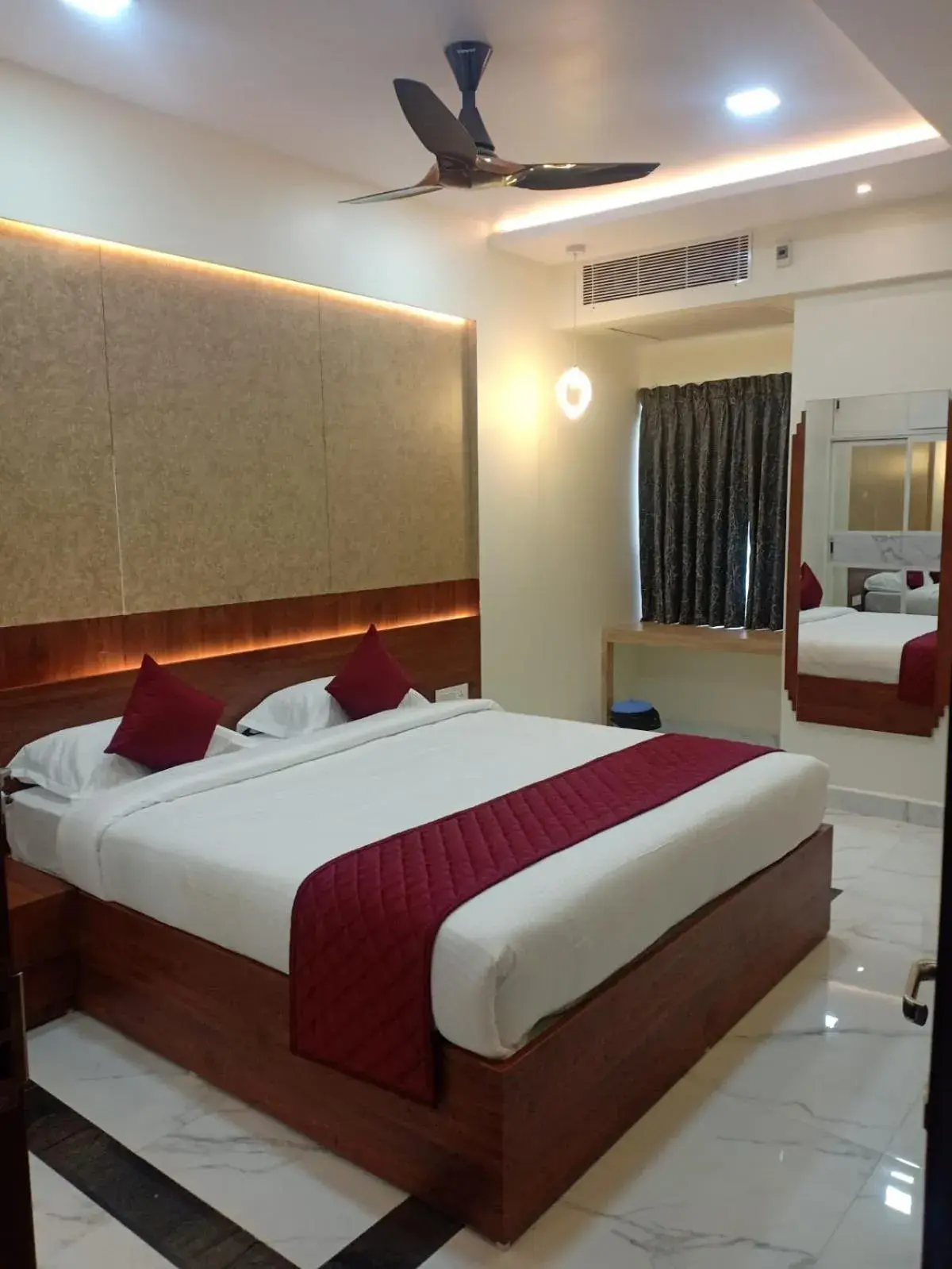 Bedroom, Bed in Lakshmi Mahal - V Inn Bedroom, Bed in Lakshmi Mahal - V Inn