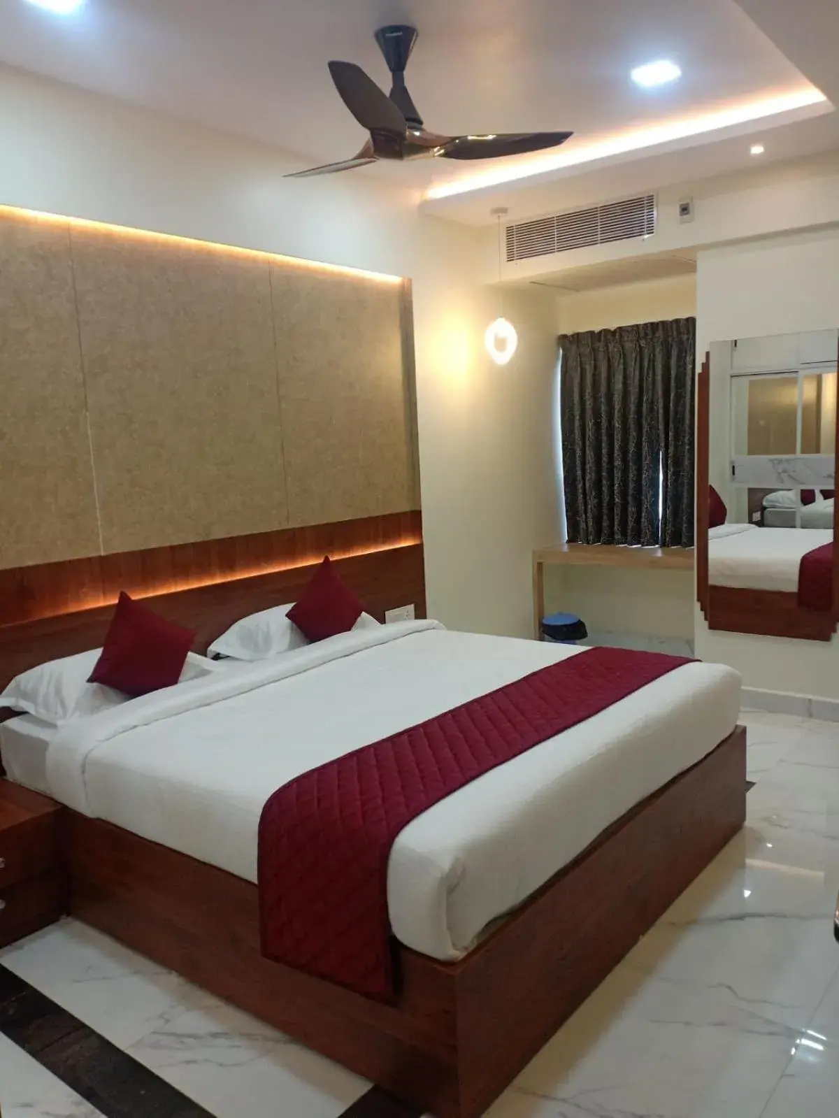 Bedroom, Bed in Lakshmi Mahal - V Inn Bedroom, Bed in Lakshmi Mahal - V Inn