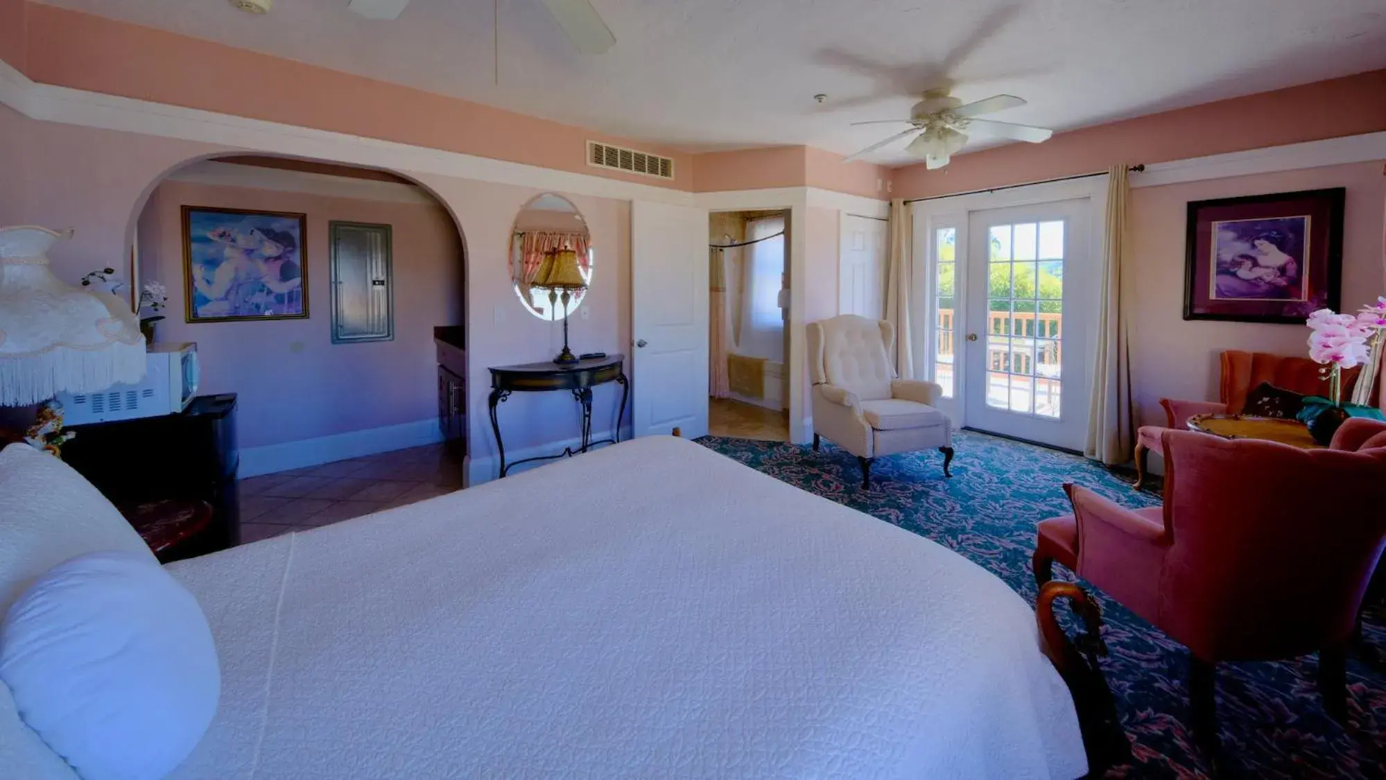 Deluxe Suite with Sea View in Shorelight Inn Deluxe Suite with Sea View in Shorelight Inn