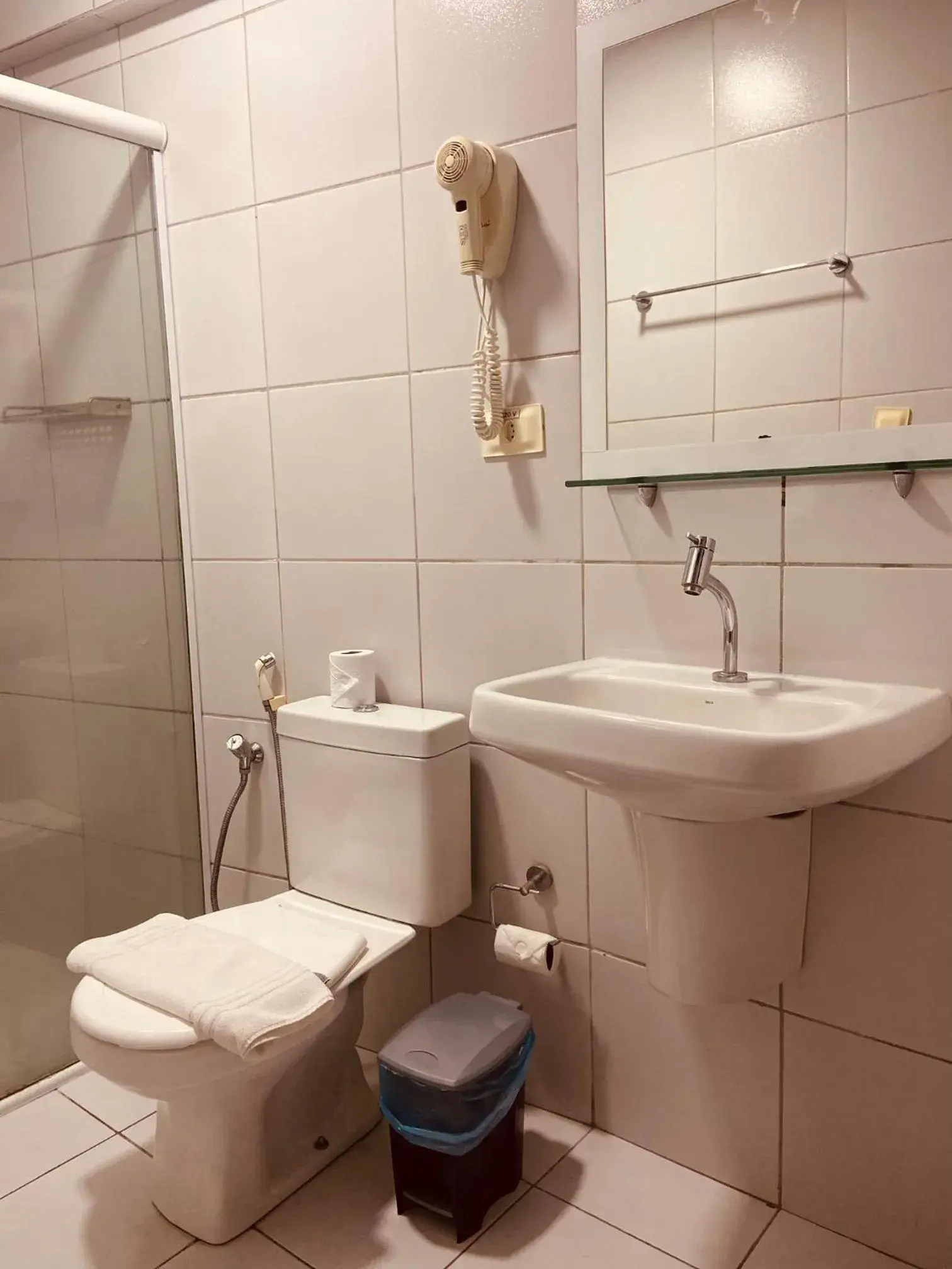 Bathroom in Hotel Enseada Boa Viagem Bathroom in Hotel Enseada Boa Viagem