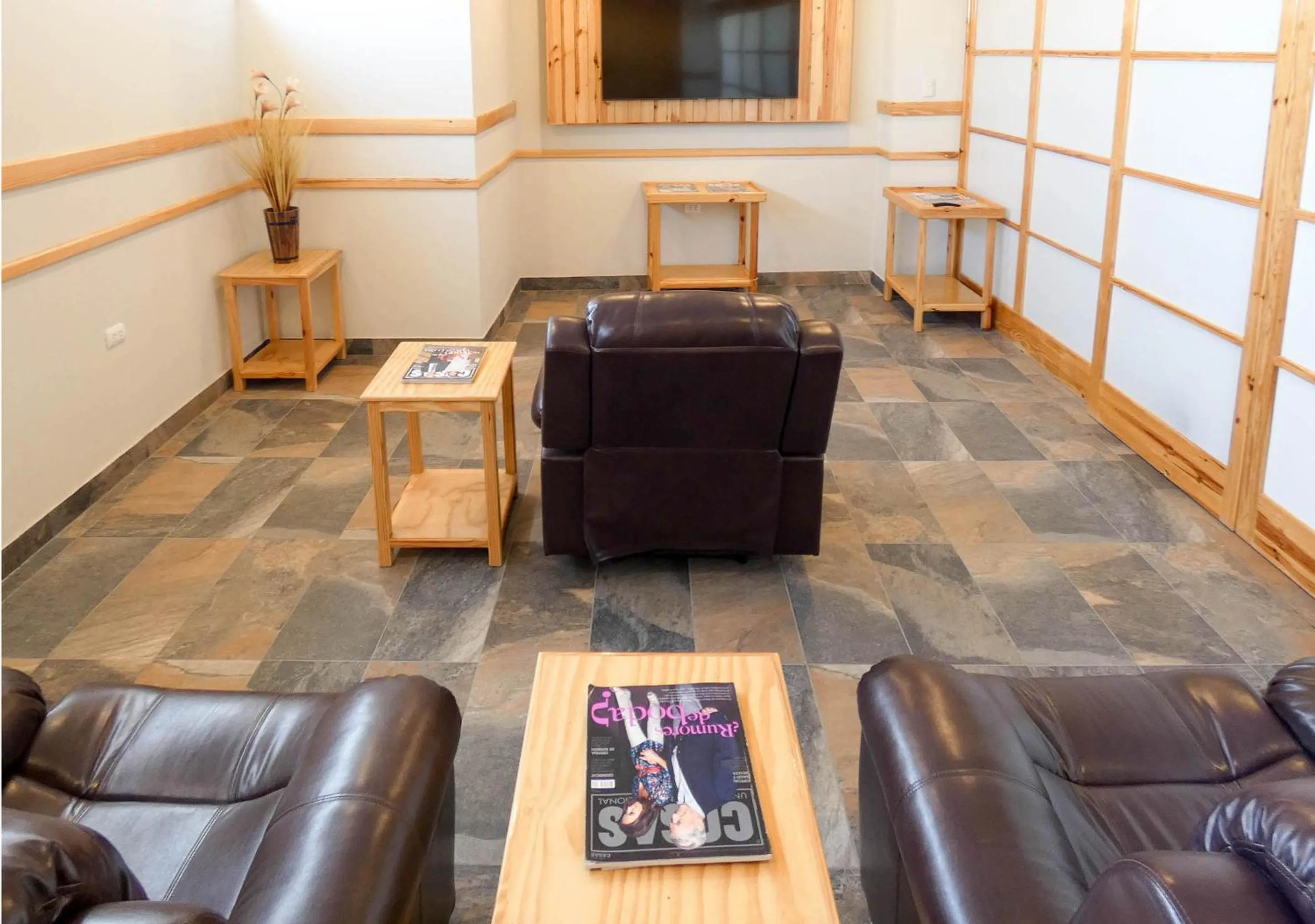 Hot Tub in Hotel Plaza