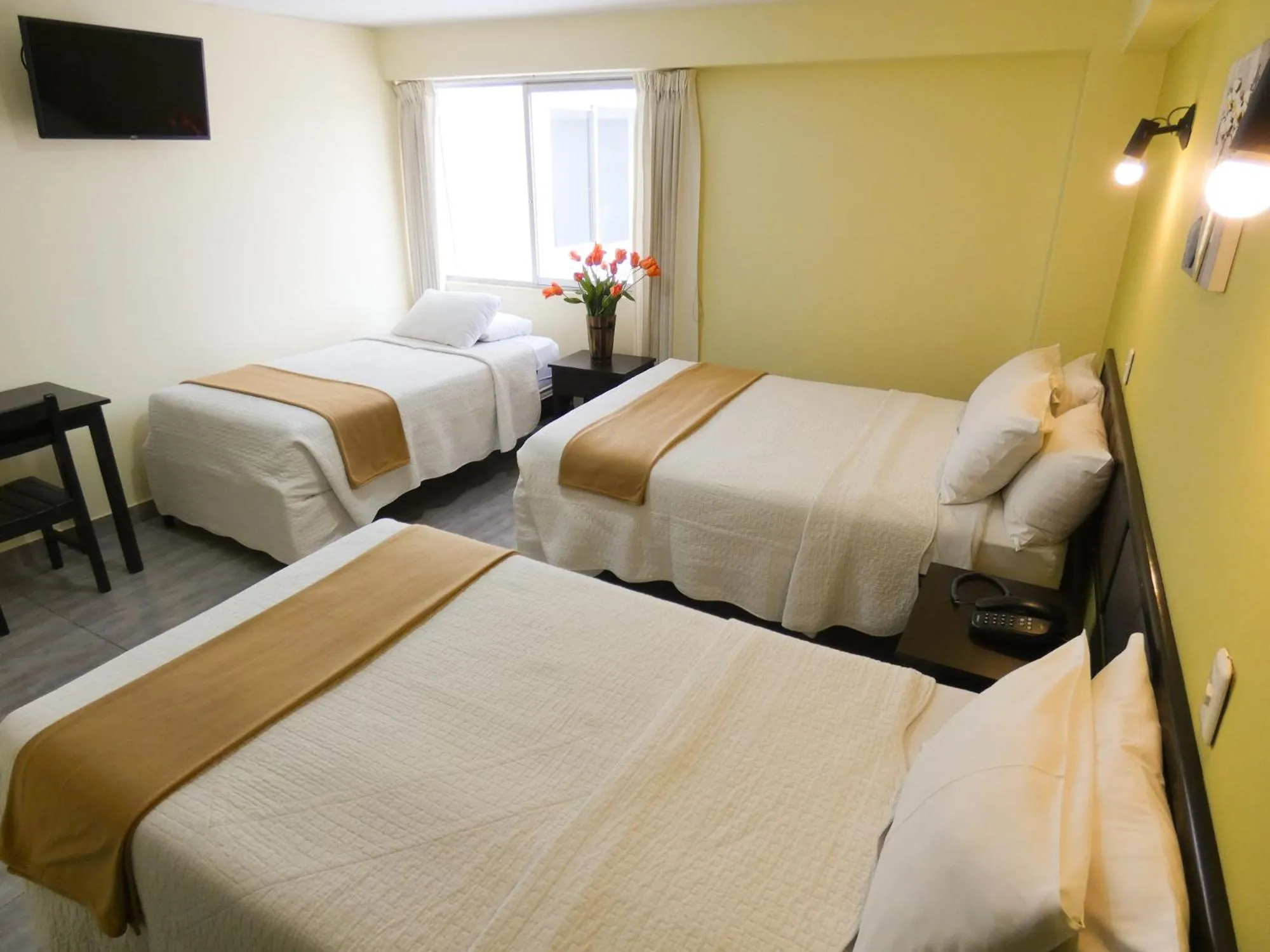 Photo of the whole room, Bed in Hotel Plaza