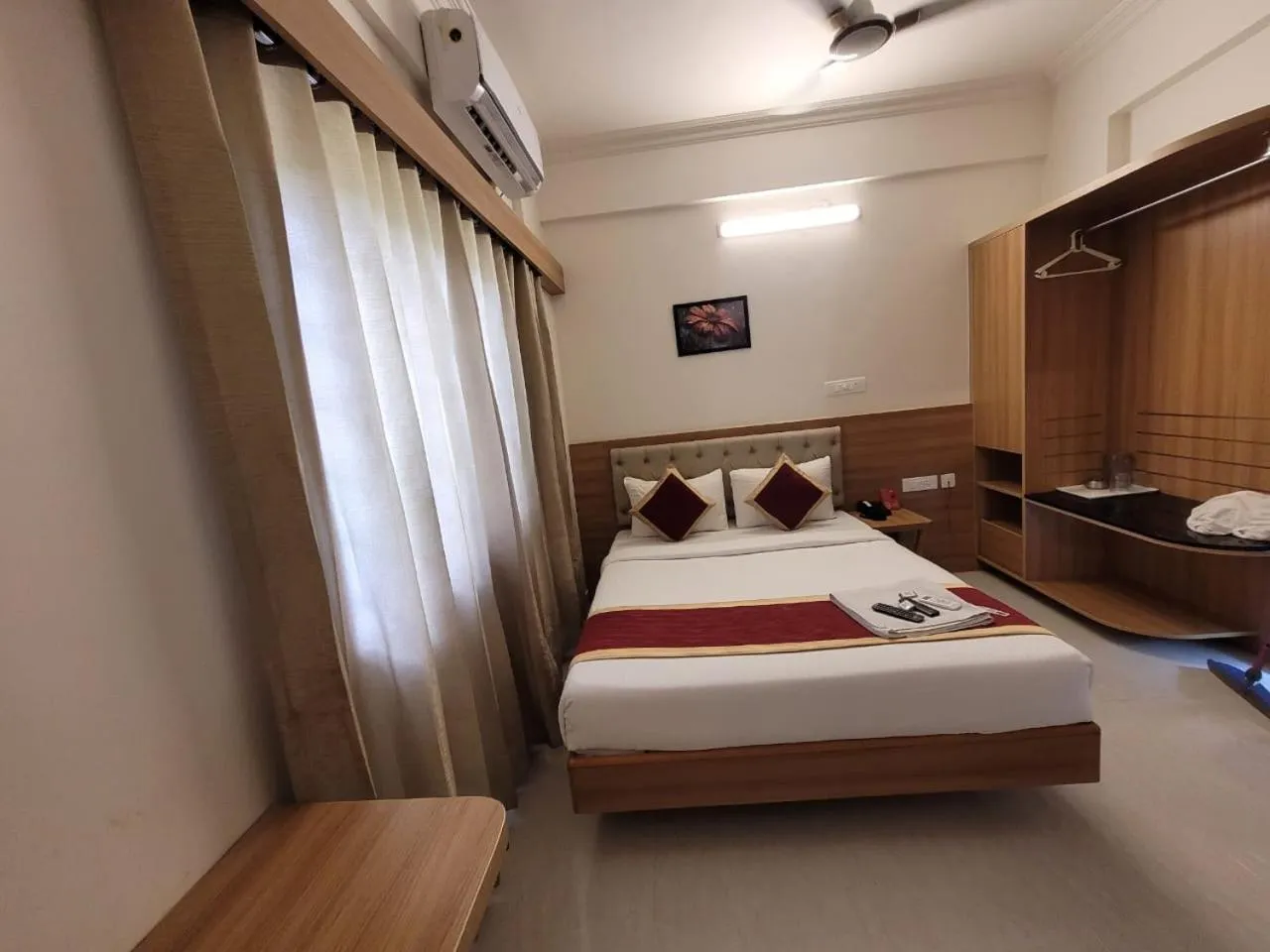 Bed in Krishna Inn
