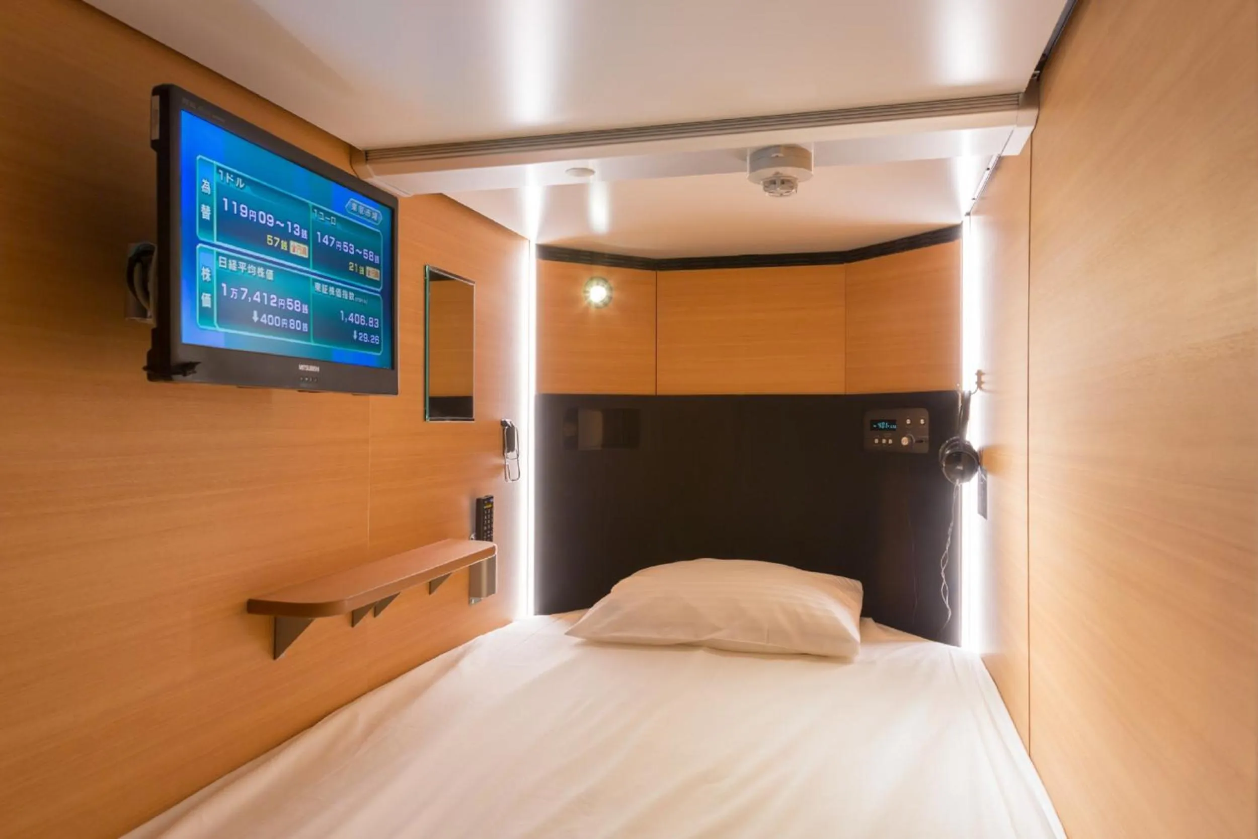 Photo of the whole room, Bed in Sauna & Capsule Hotel Rumor Plaza