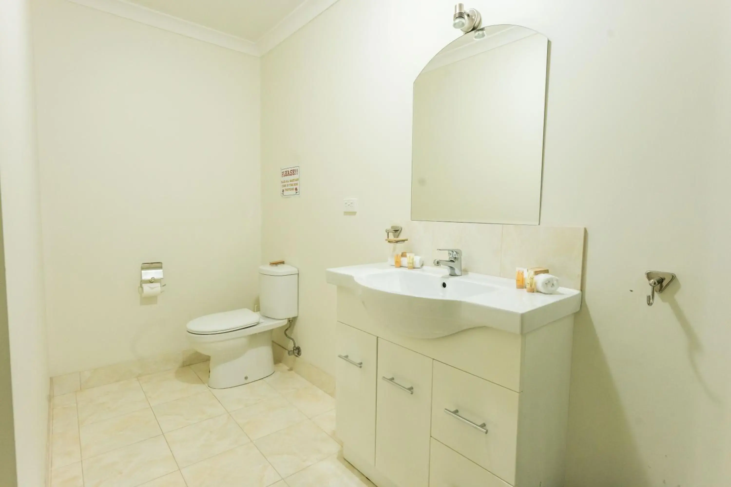 Standard King Room in Foothills Standard King Room in Foothills