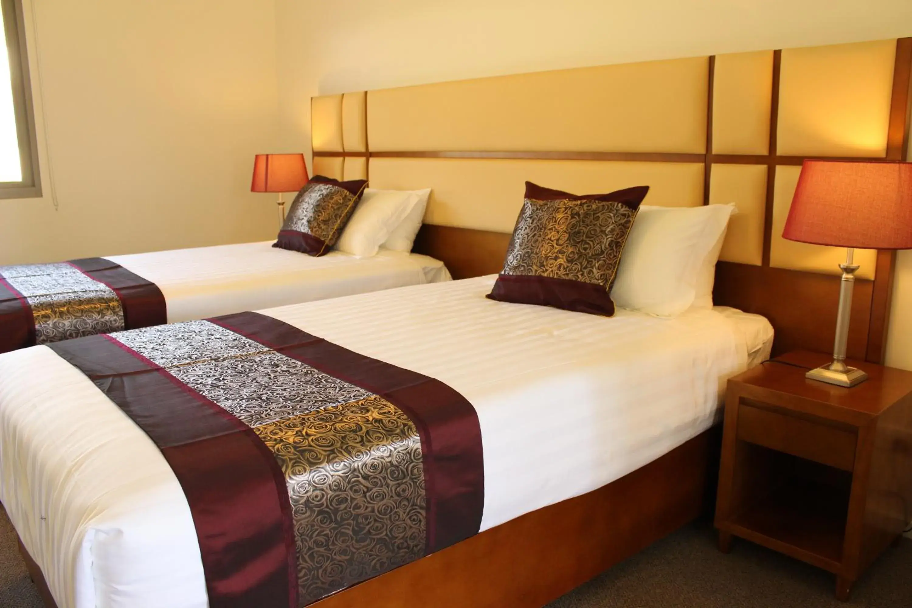 Deluxe King Room in Foothills Deluxe King Room in Foothills