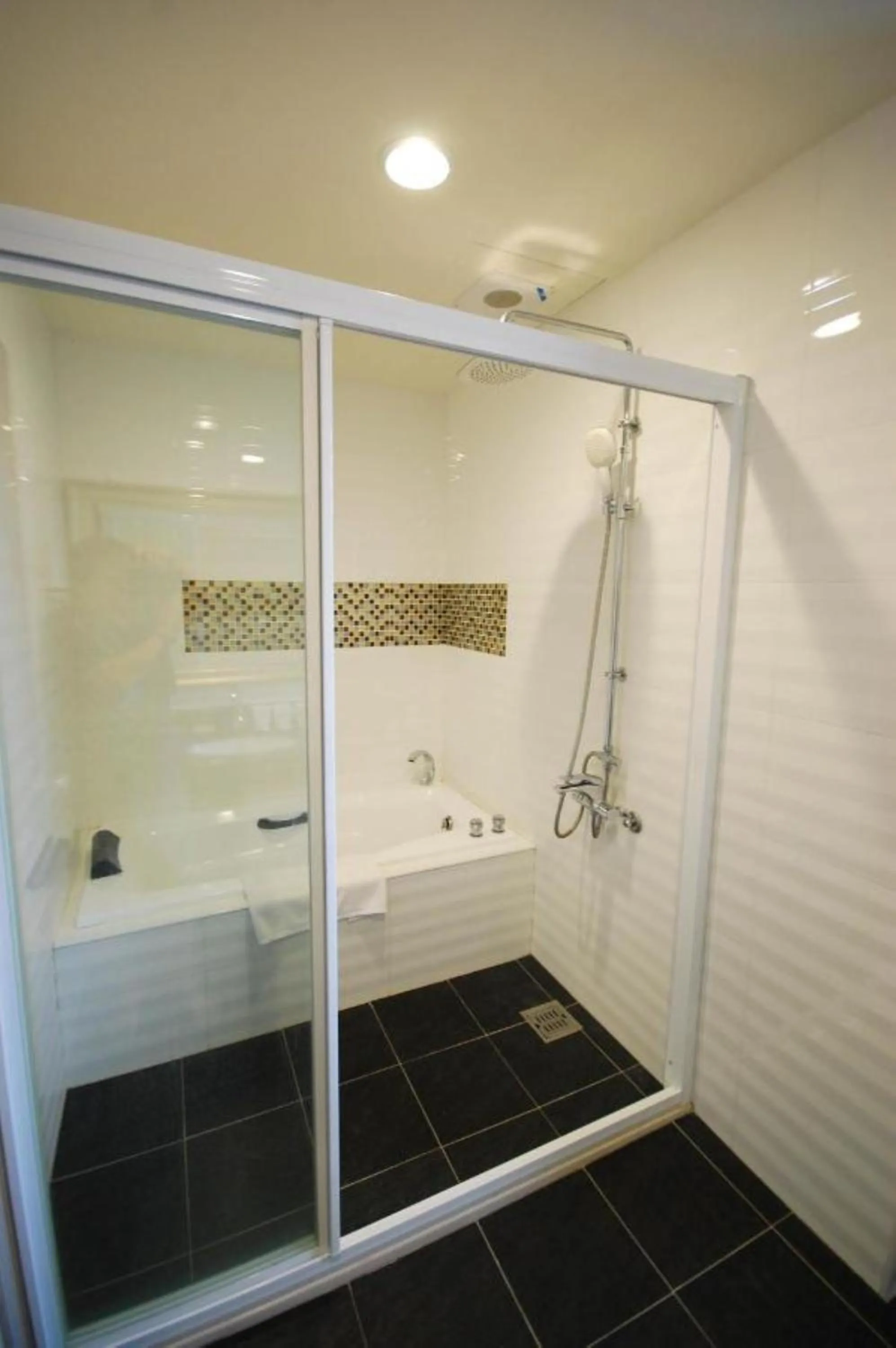 Shower in Cherry Feast Resort