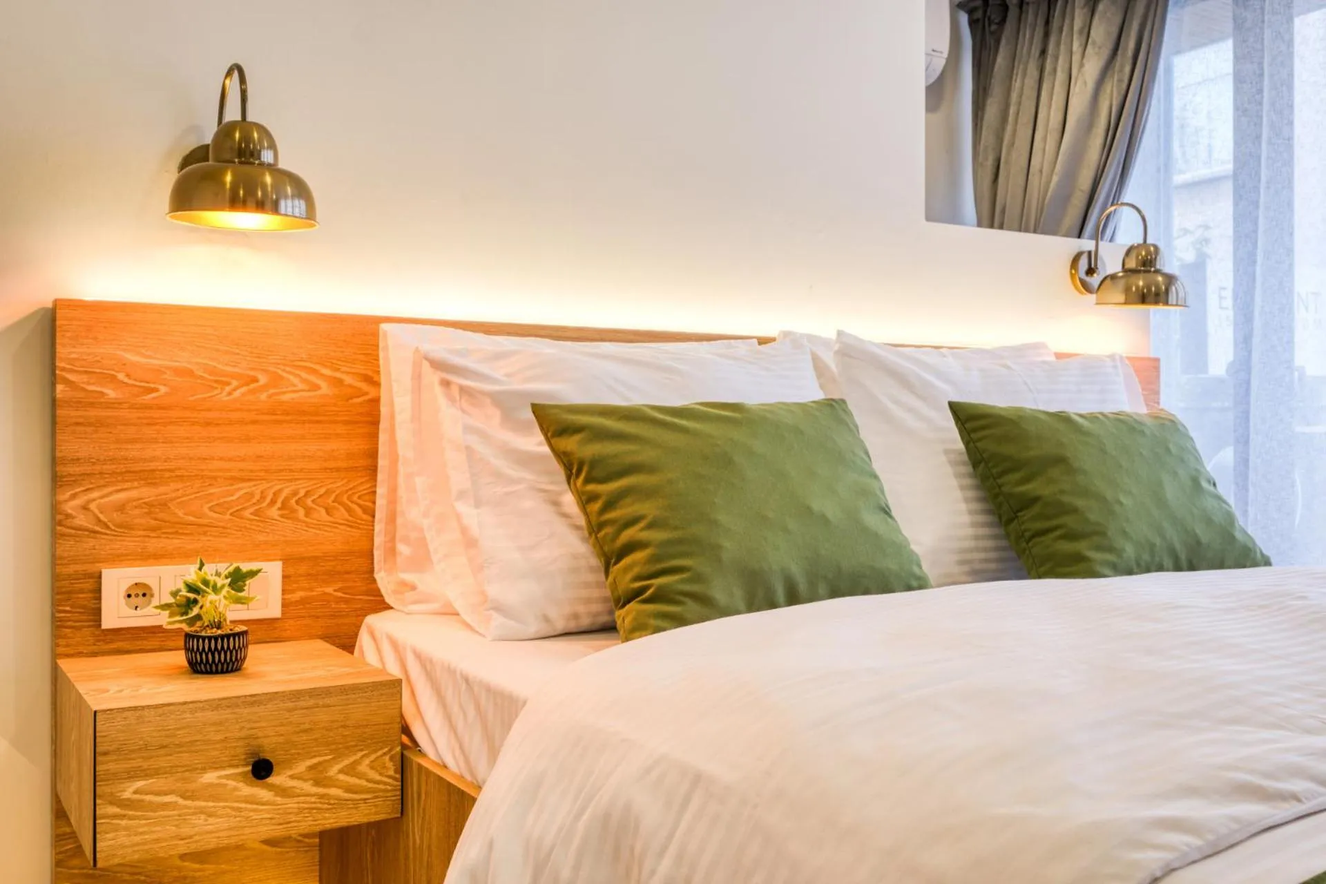 Bed in Elephant In The Room