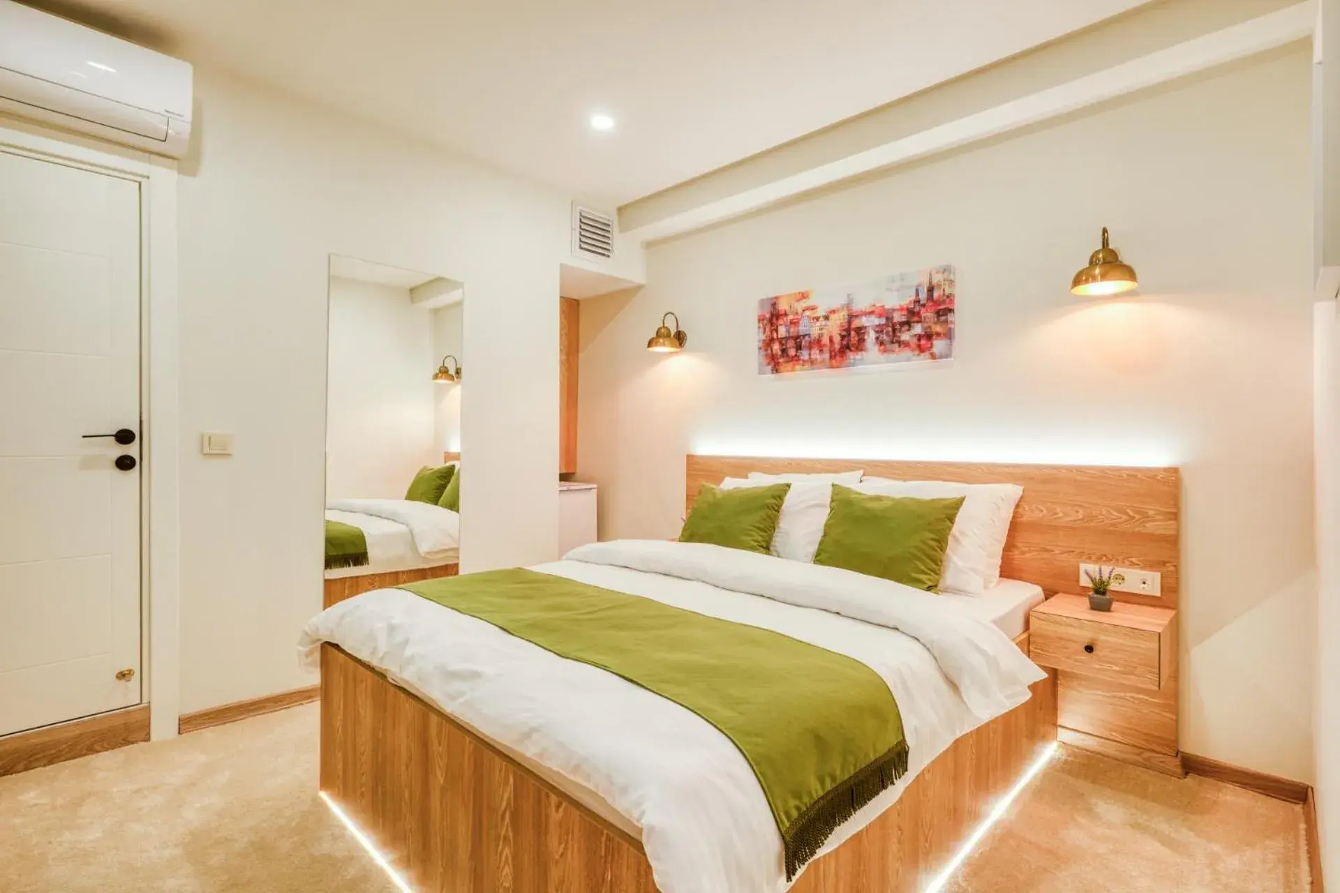 Bed in Elephant In The Room Bed in Elephant In The Room