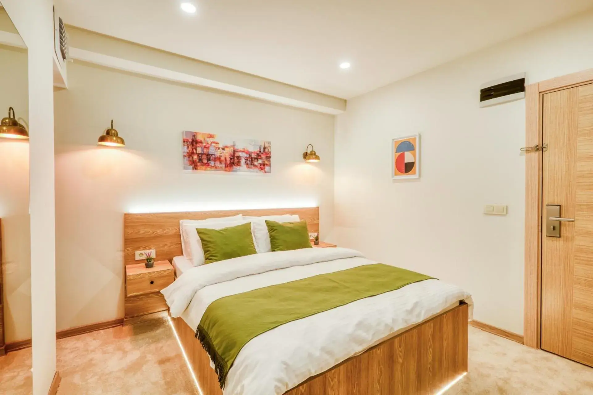 Bed in Elephant In The Room Bed in Elephant In The Room