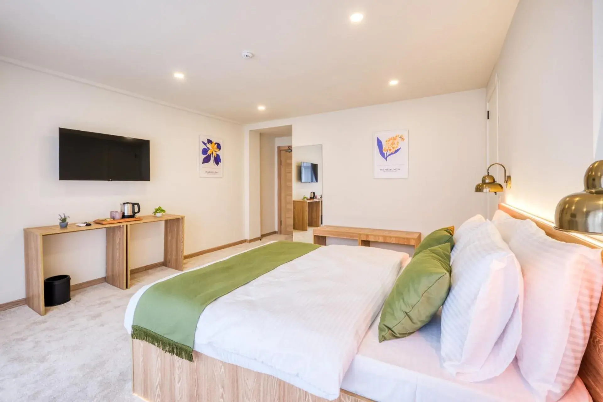 Bed in Elephant In The Room Bed in Elephant In The Room