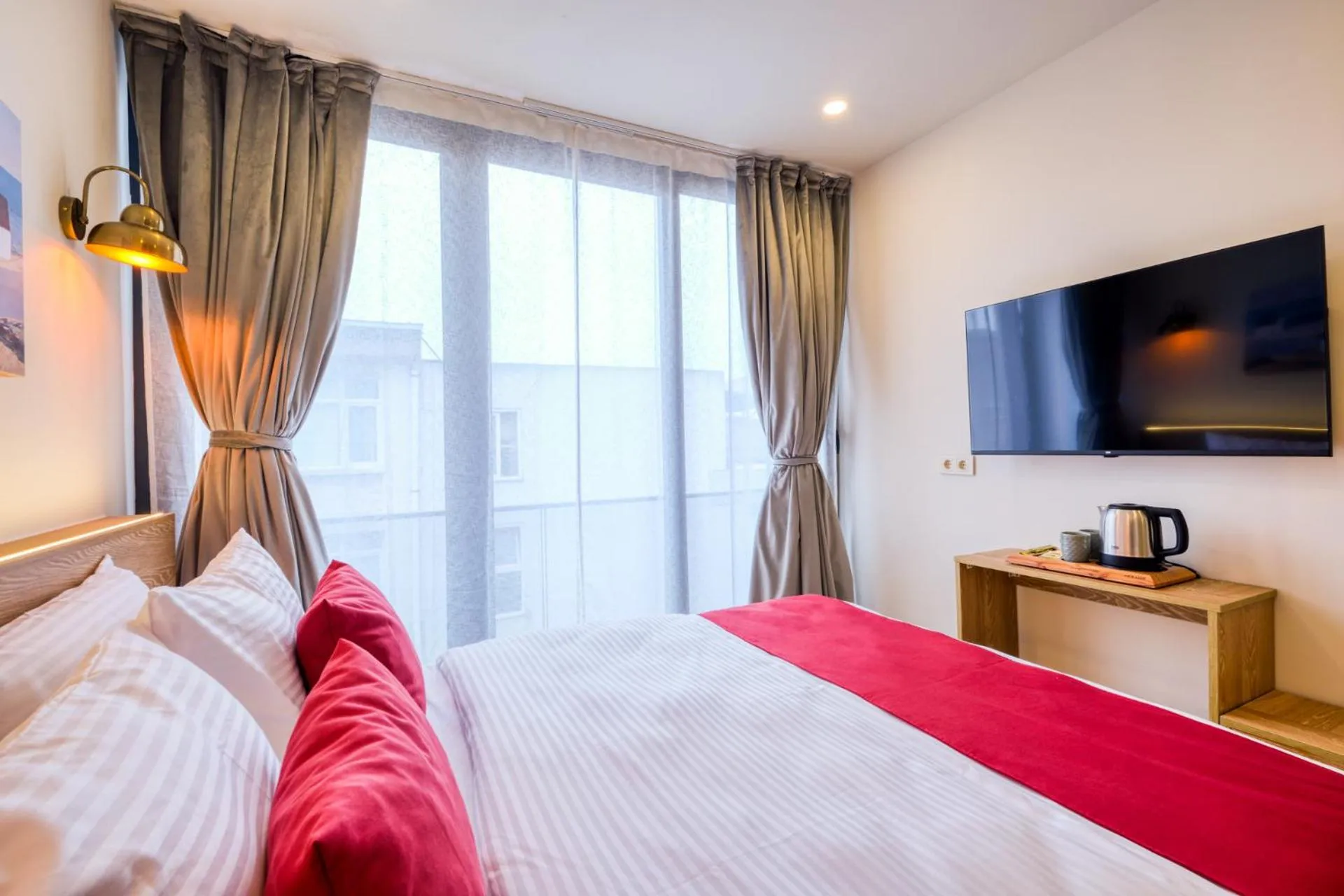 Bed in Elephant In The Room