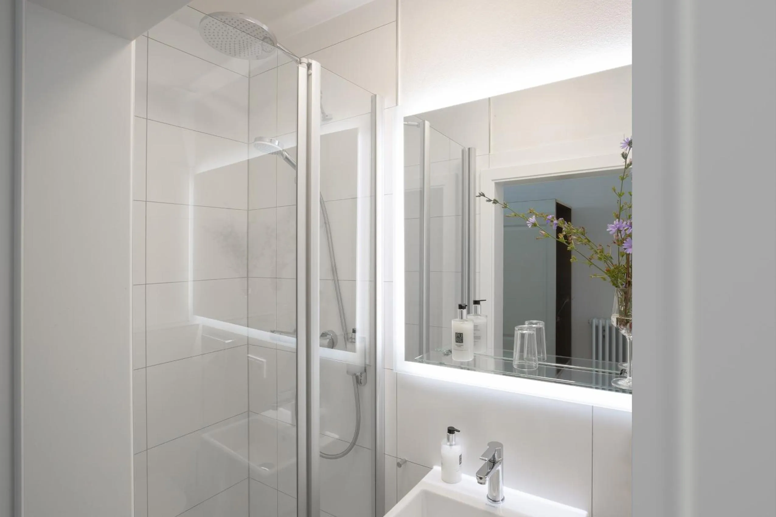 Shower in Hotel Kredell