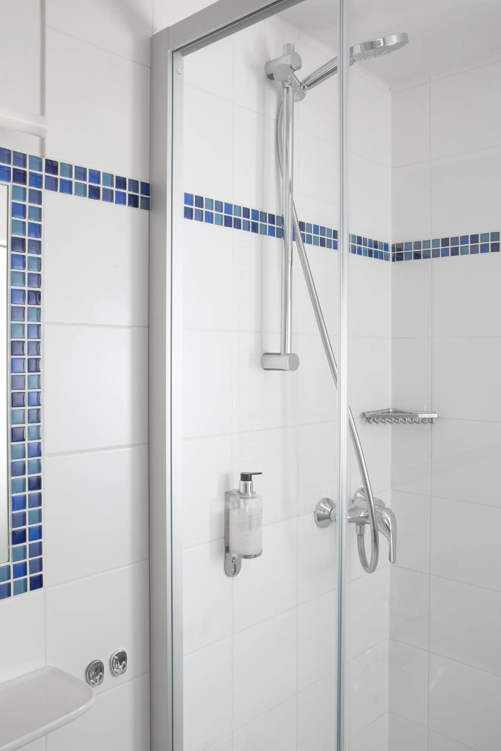 Shower in Hotel Kredell