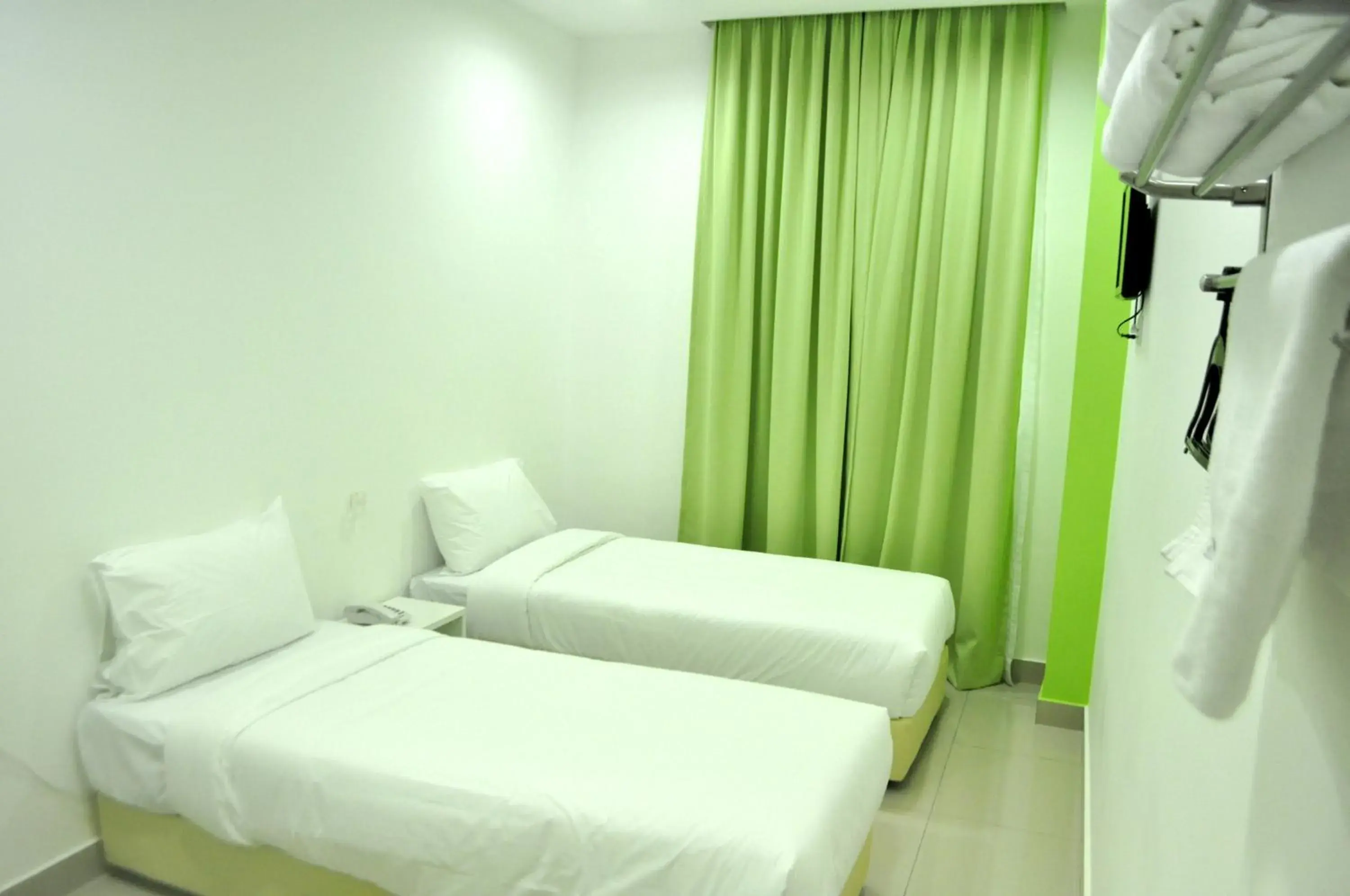 Bed in YY48 Hotel 2 Mins Walk From Masjid Jamek LRT Station Bed in YY48 Hotel 2 Mins Walk From Masjid Jamek LRT Station