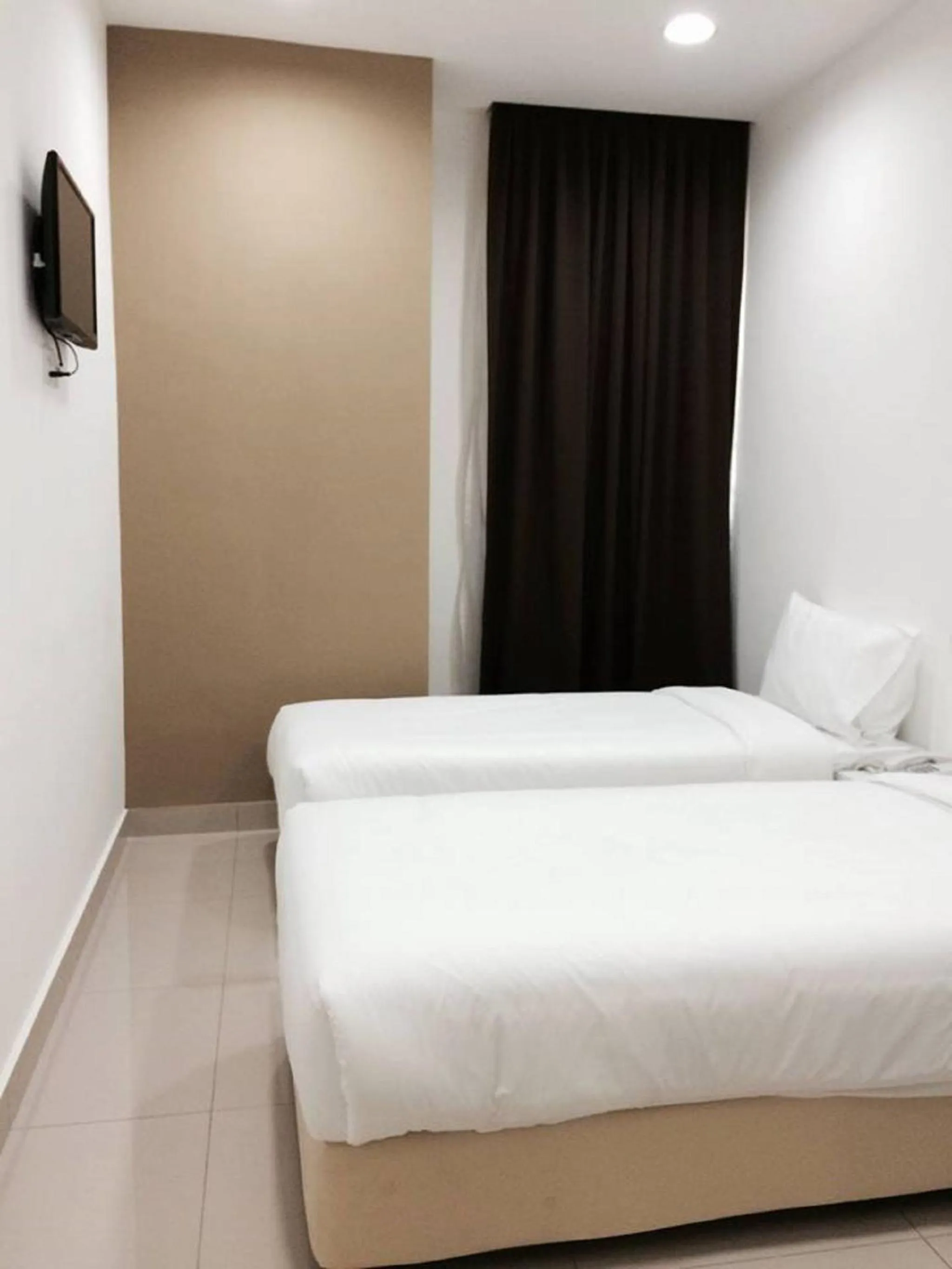 Bed in YY48 Hotel 2 Mins Walk From Masjid Jamek LRT Station