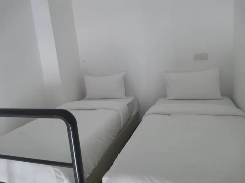Bed in YY48 Hotel 2 Mins Walk From Masjid Jamek LRT Station