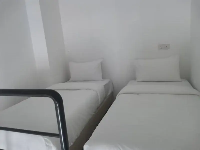 Triple Room in YY48 Hotel 2 Mins Walk From Masjid Jamek LRT Station Triple Room in YY48 Hotel 2 Mins Walk From Masjid Jamek LRT Station