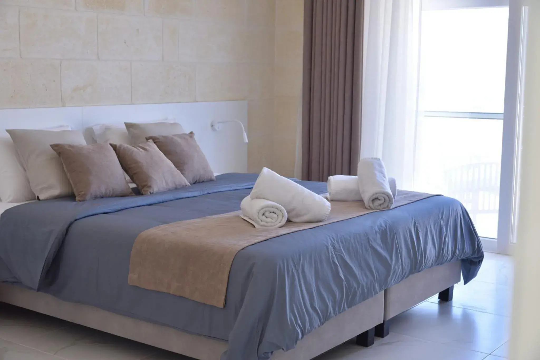Superior King Room - single occupancy in San Pawl bnb farmhouse CALYPSO Superior King Room - single occupancy in San Pawl bnb farmhouse CALYPSO