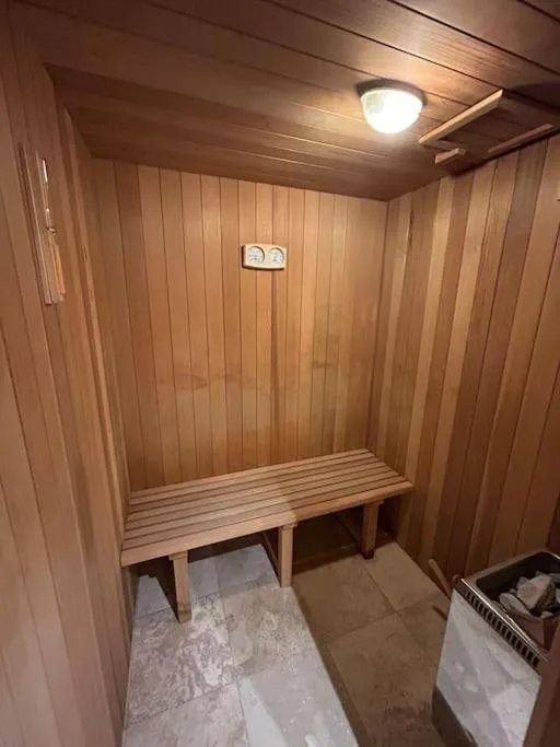 Chalet Rose