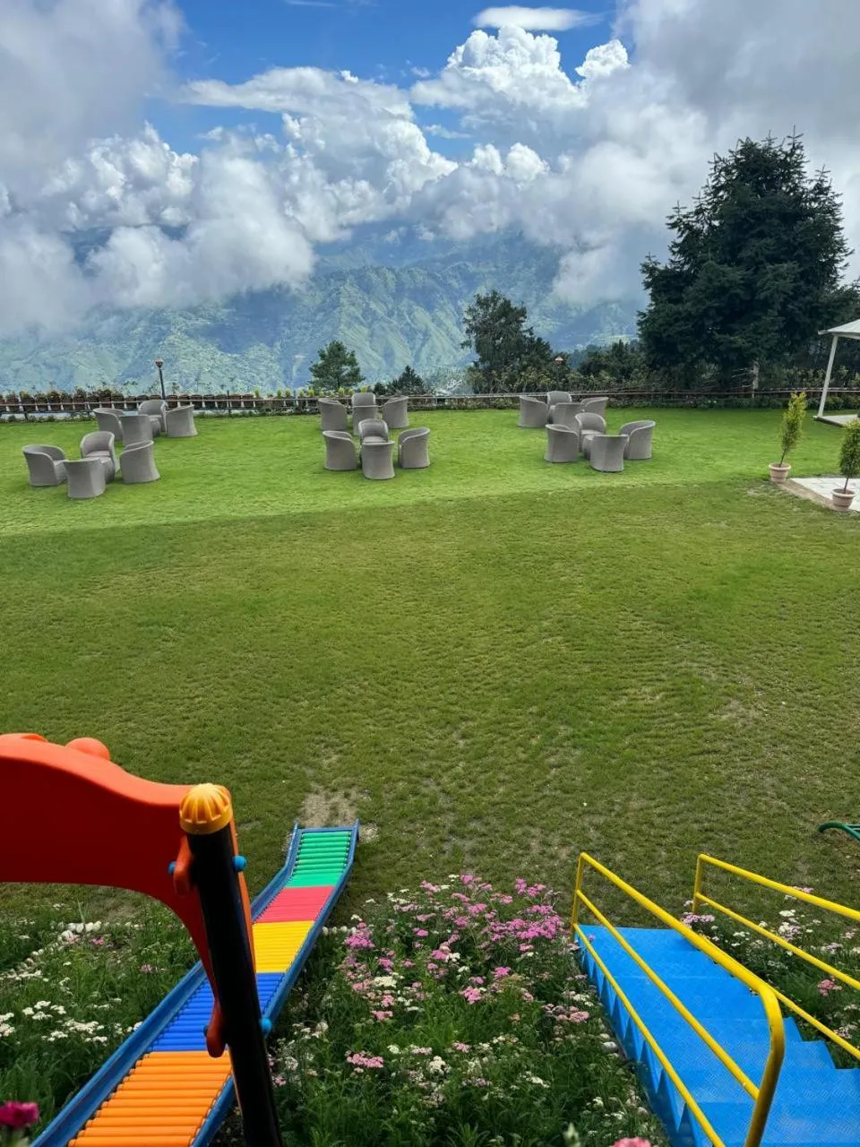 Garden in Kufri Heritage Resort & Spa