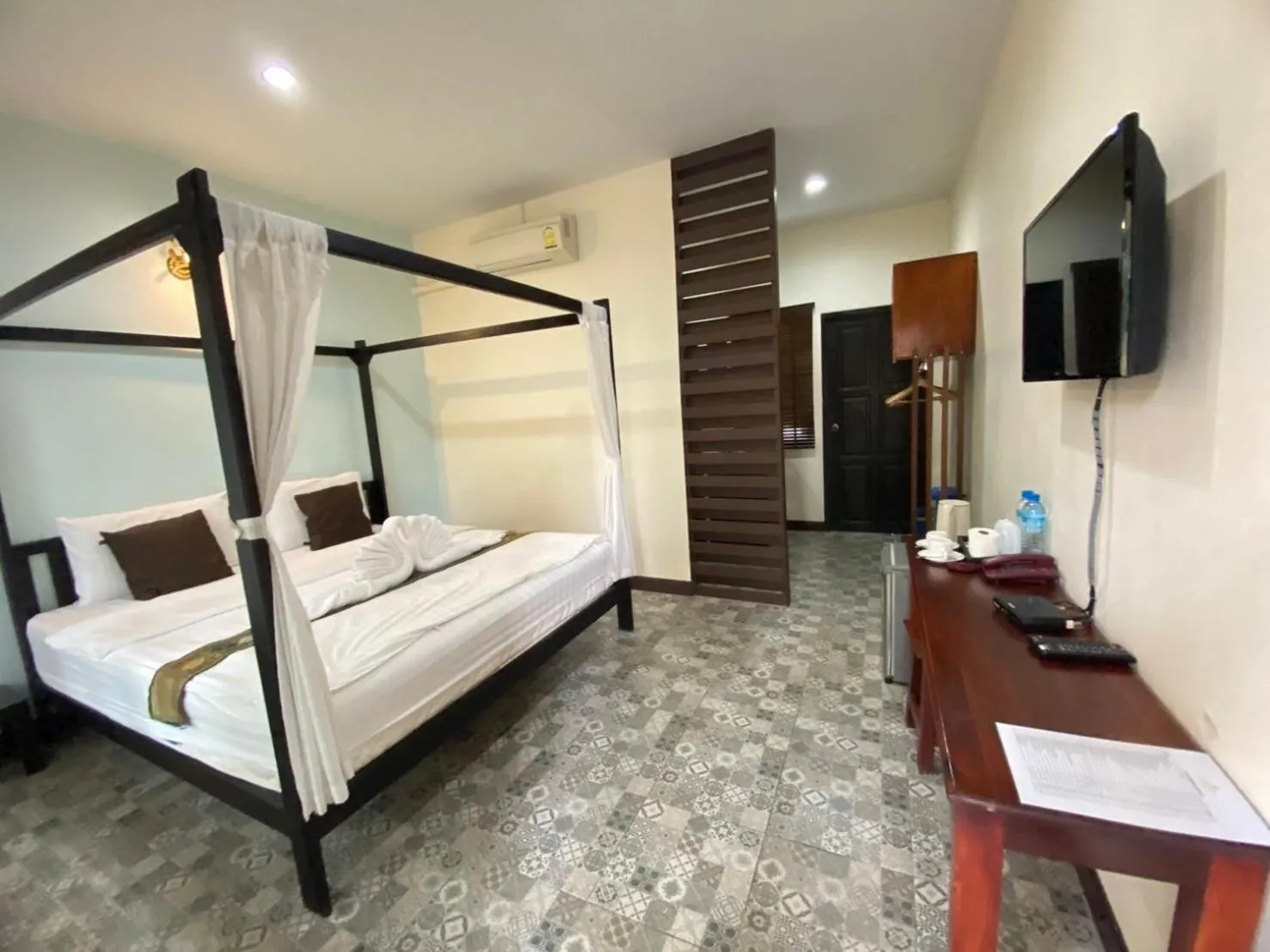 Property building, Bed in Park & Pool Resort