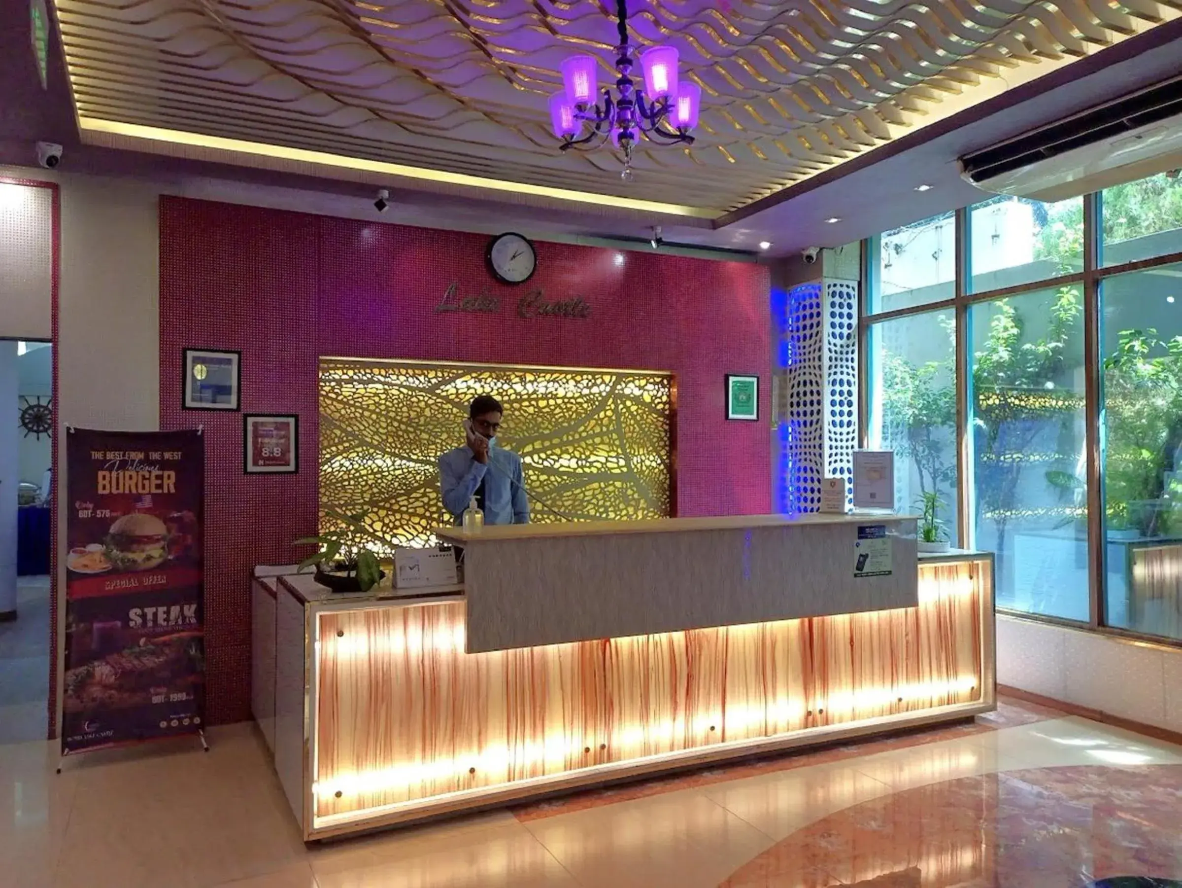 Lobby or reception in HOTEL LAKE CASTLE - Parkview Lobby or reception in HOTEL LAKE CASTLE - Parkview