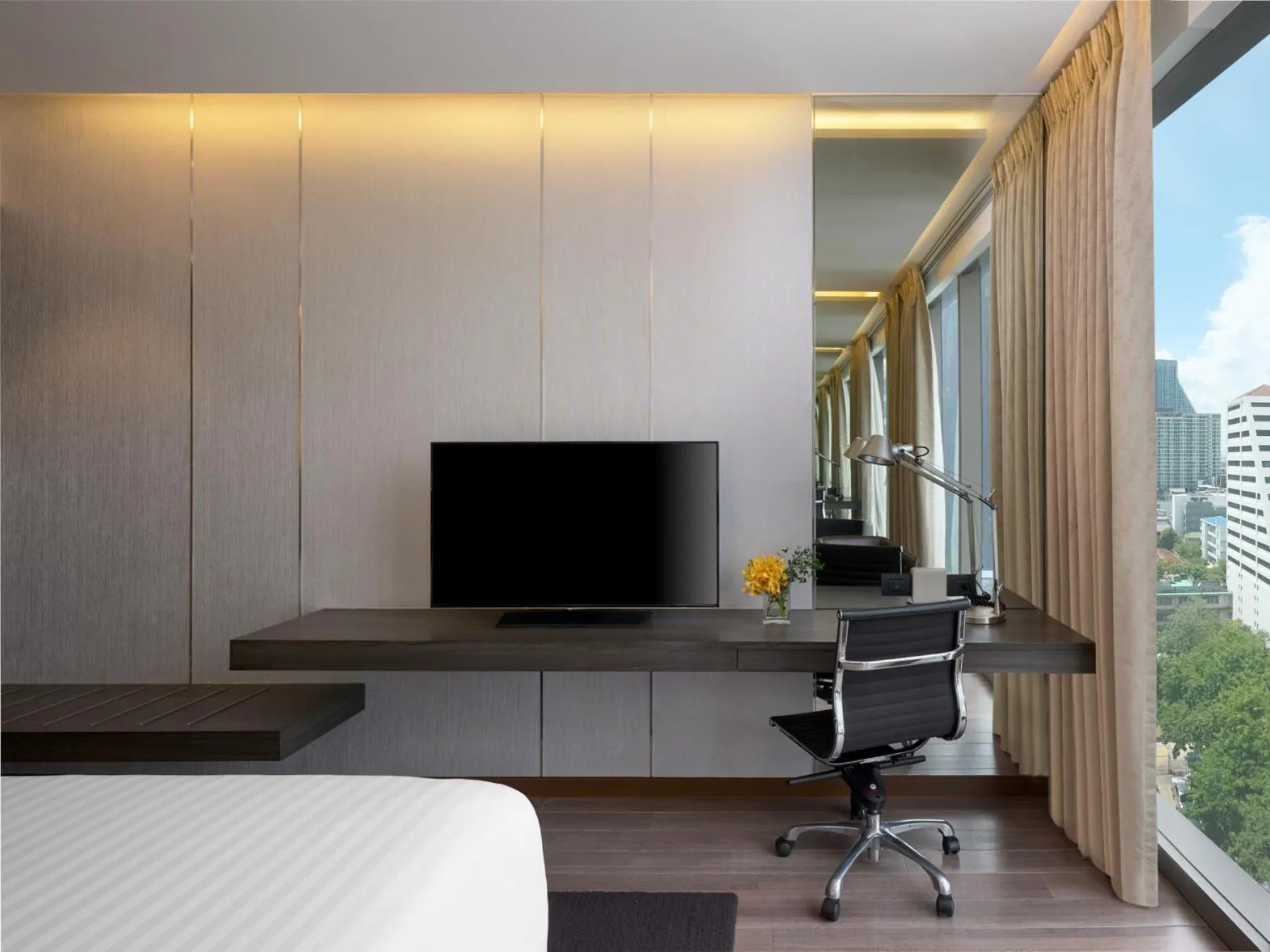 TV and multimedia in Amara Bangkok Hotel