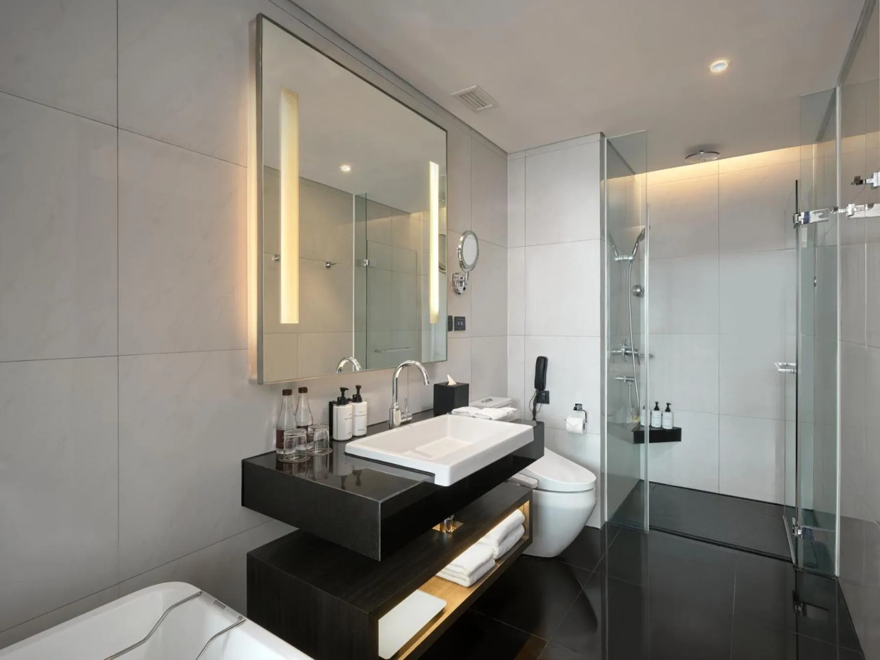 Shower in Amara Bangkok Hotel