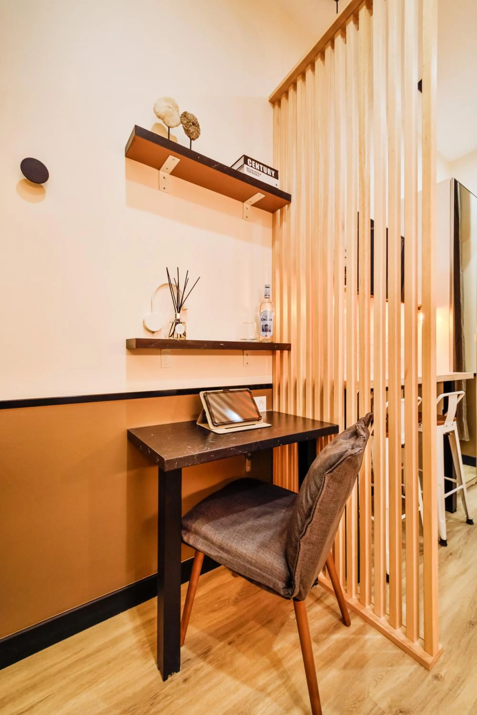 Seating area in WS Opéra - Edimbourg