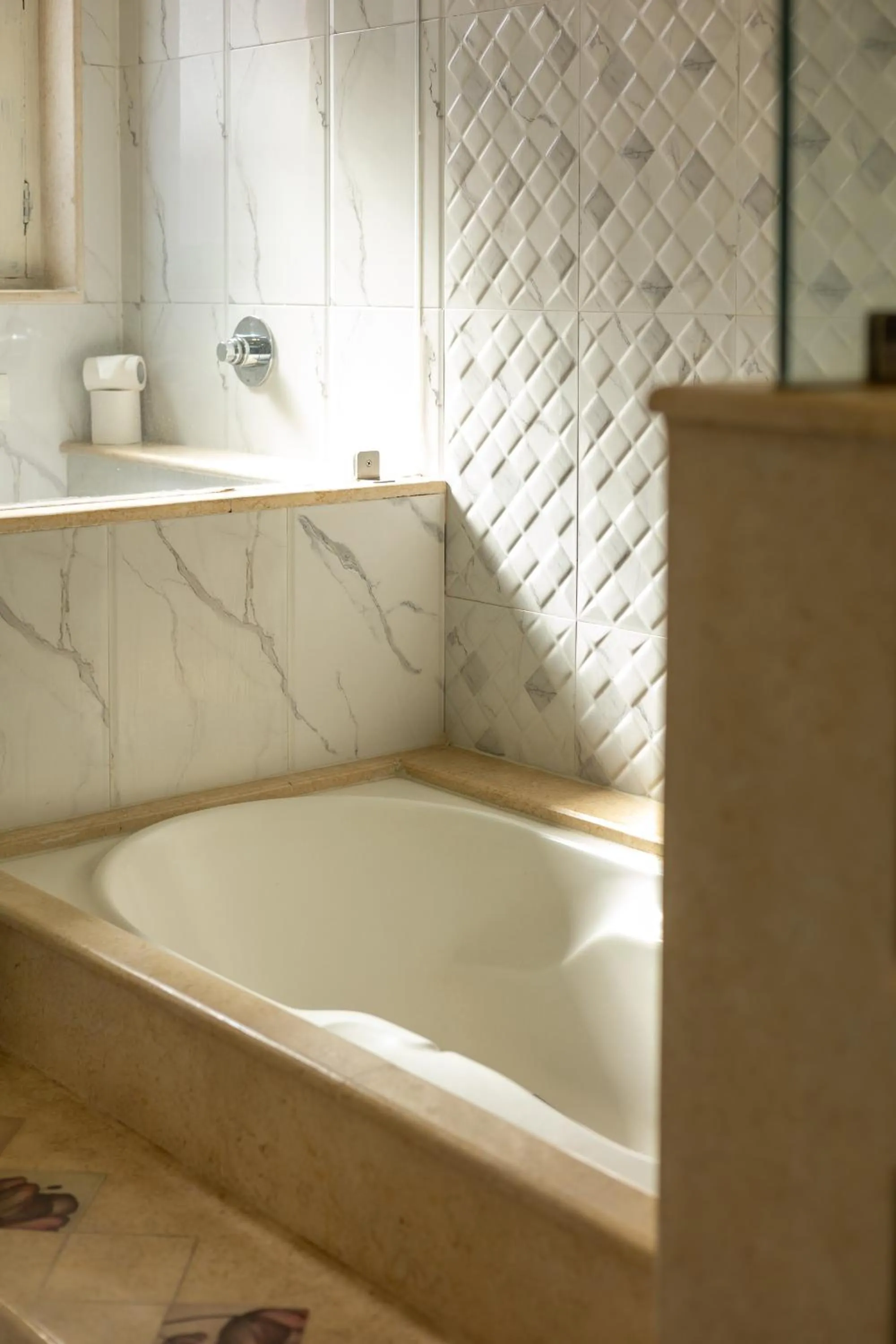 Bath in Hotel Marshyangdi