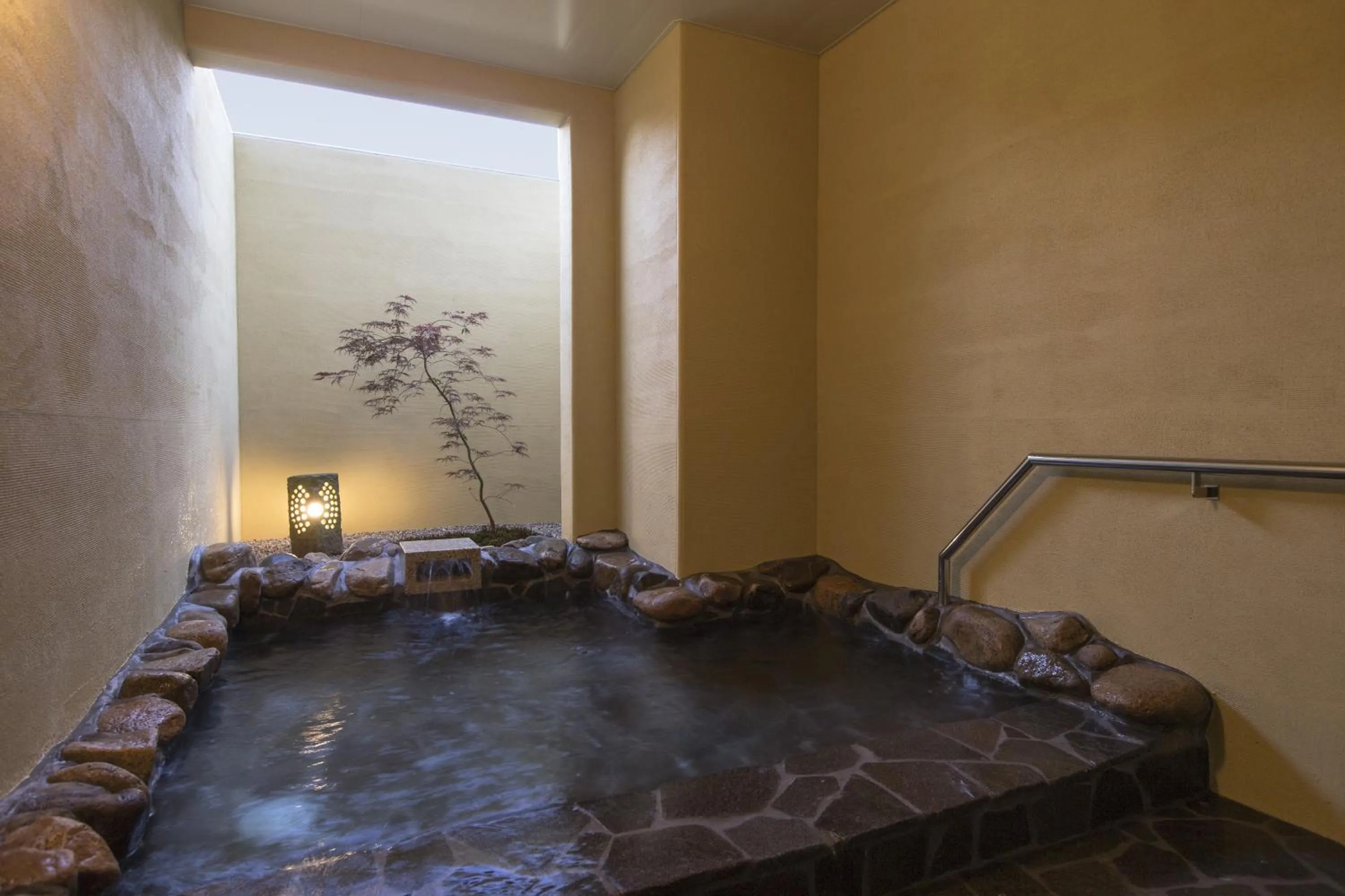 Hot Spring Bath in Green Rich Hotel Izumo (Artificial hot spring Futamata Yunohana)