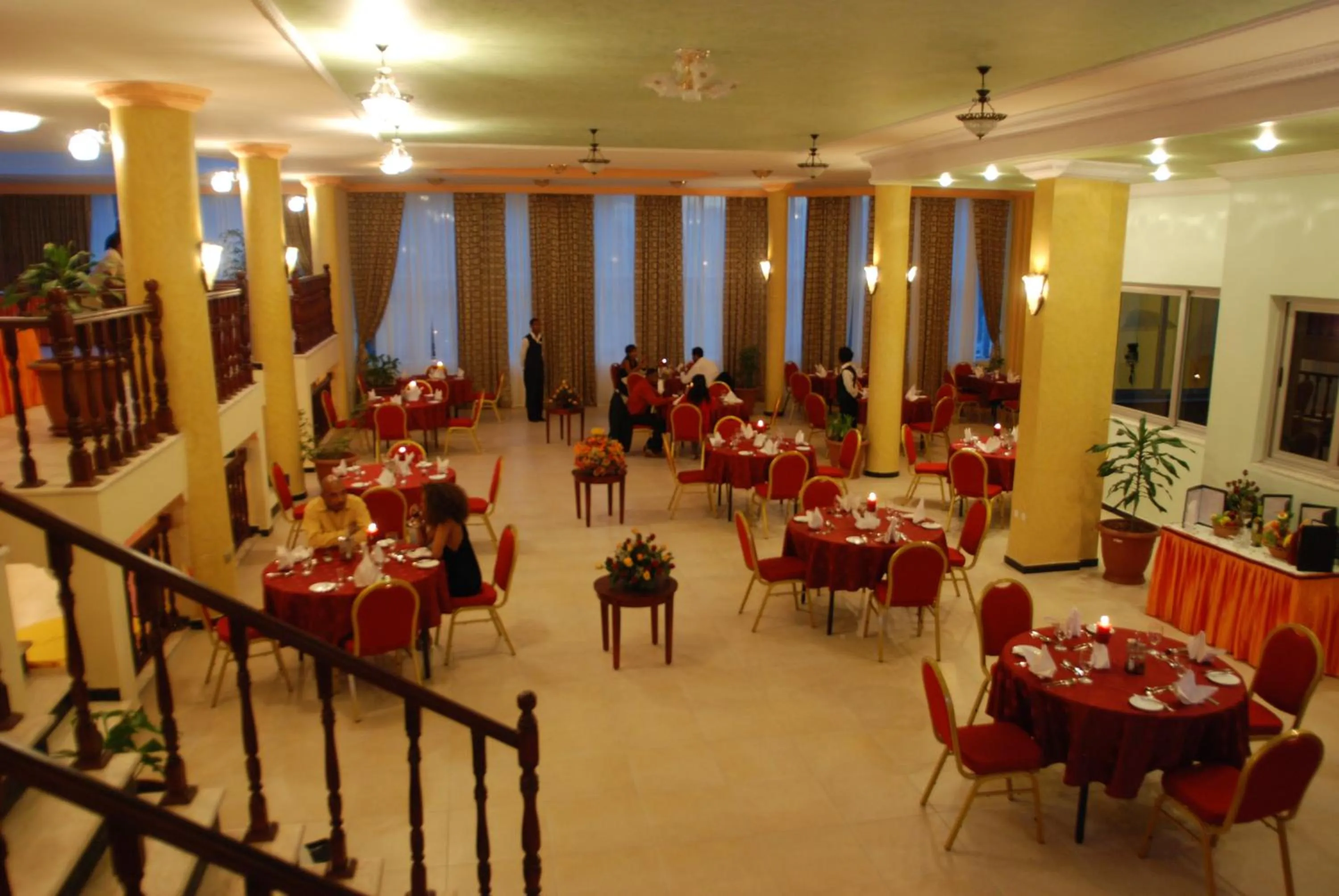 Restaurant/places to eat in Kaleb Hotel