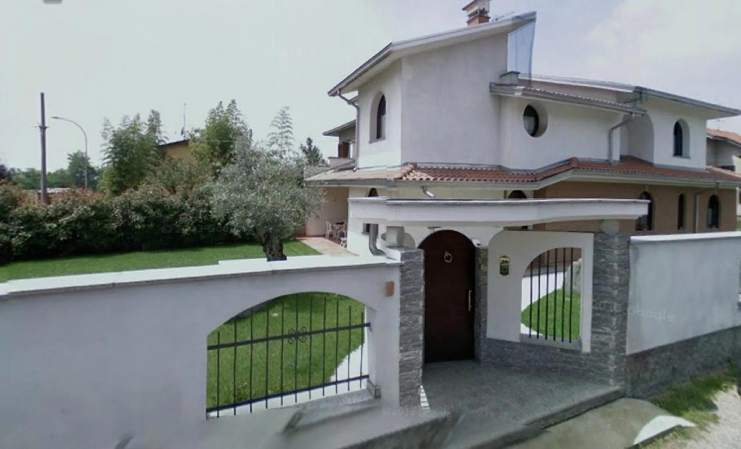 Facade/entrance in Crespi House