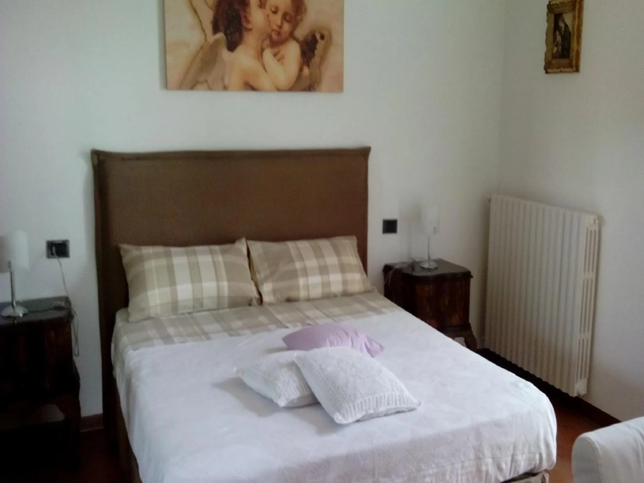 Photo of the whole room, Bed in Crespi House