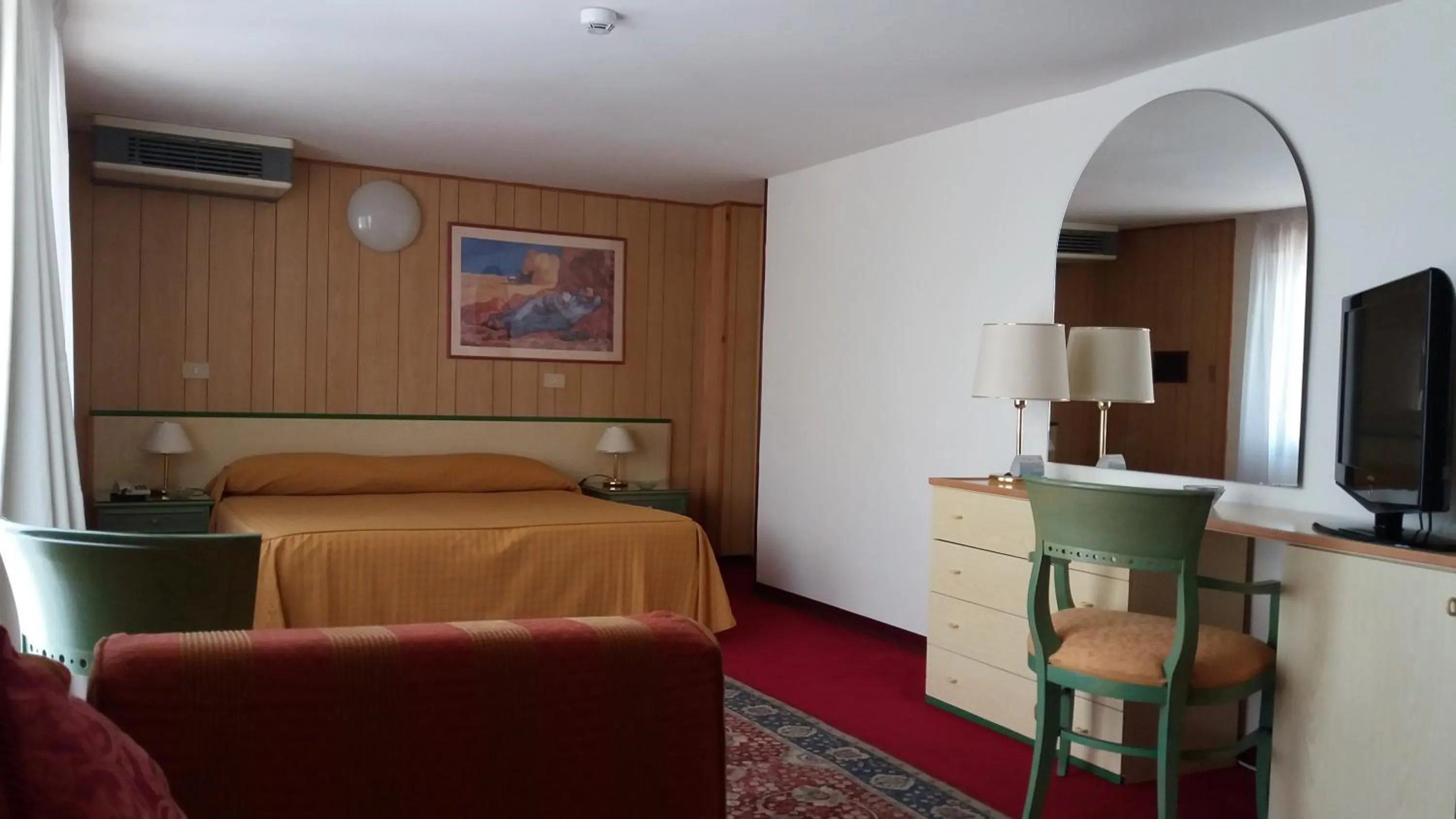 Photo of the whole room in Hotel Majestic