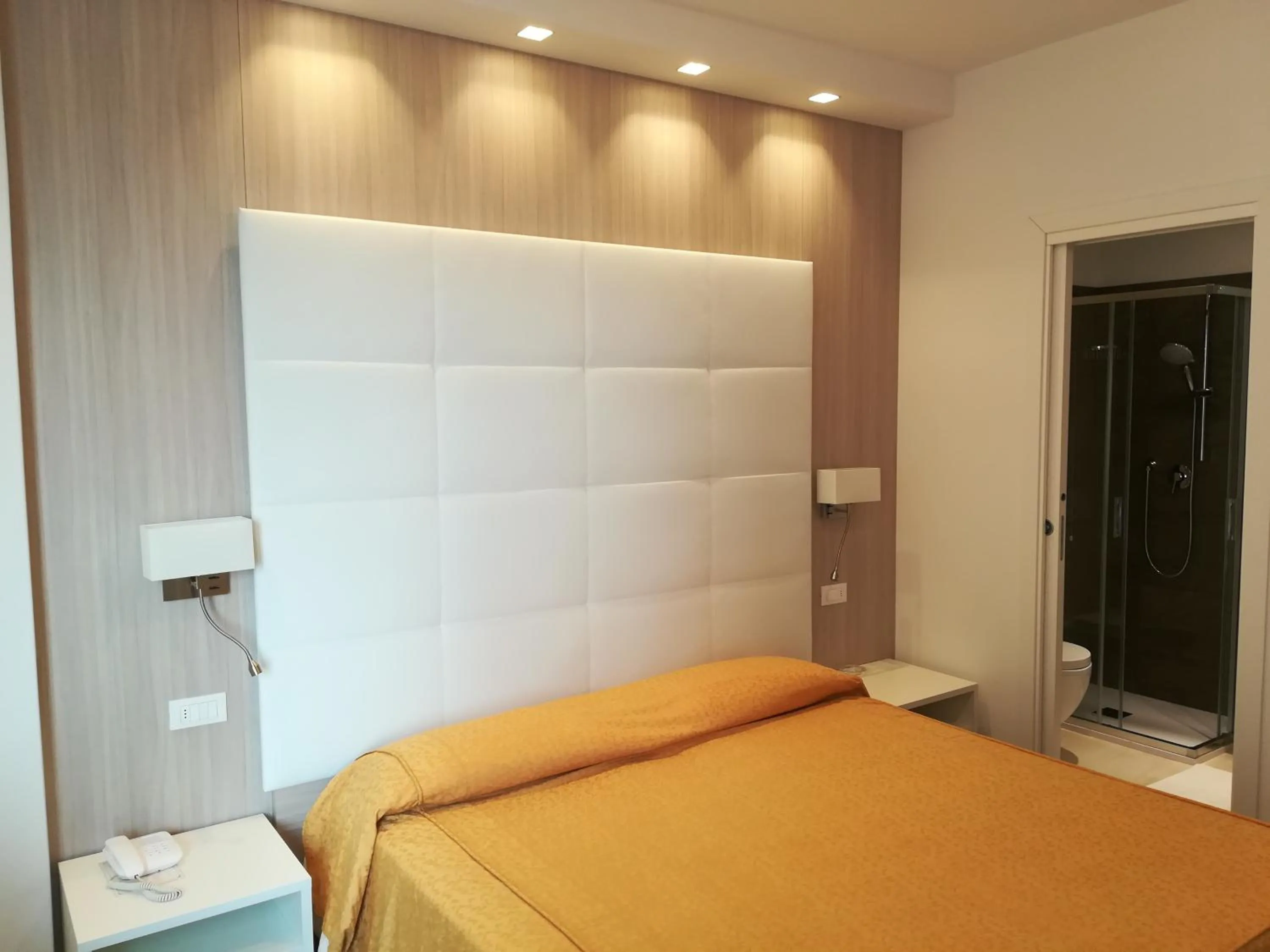 Bedroom, Bed in Hotel Majestic