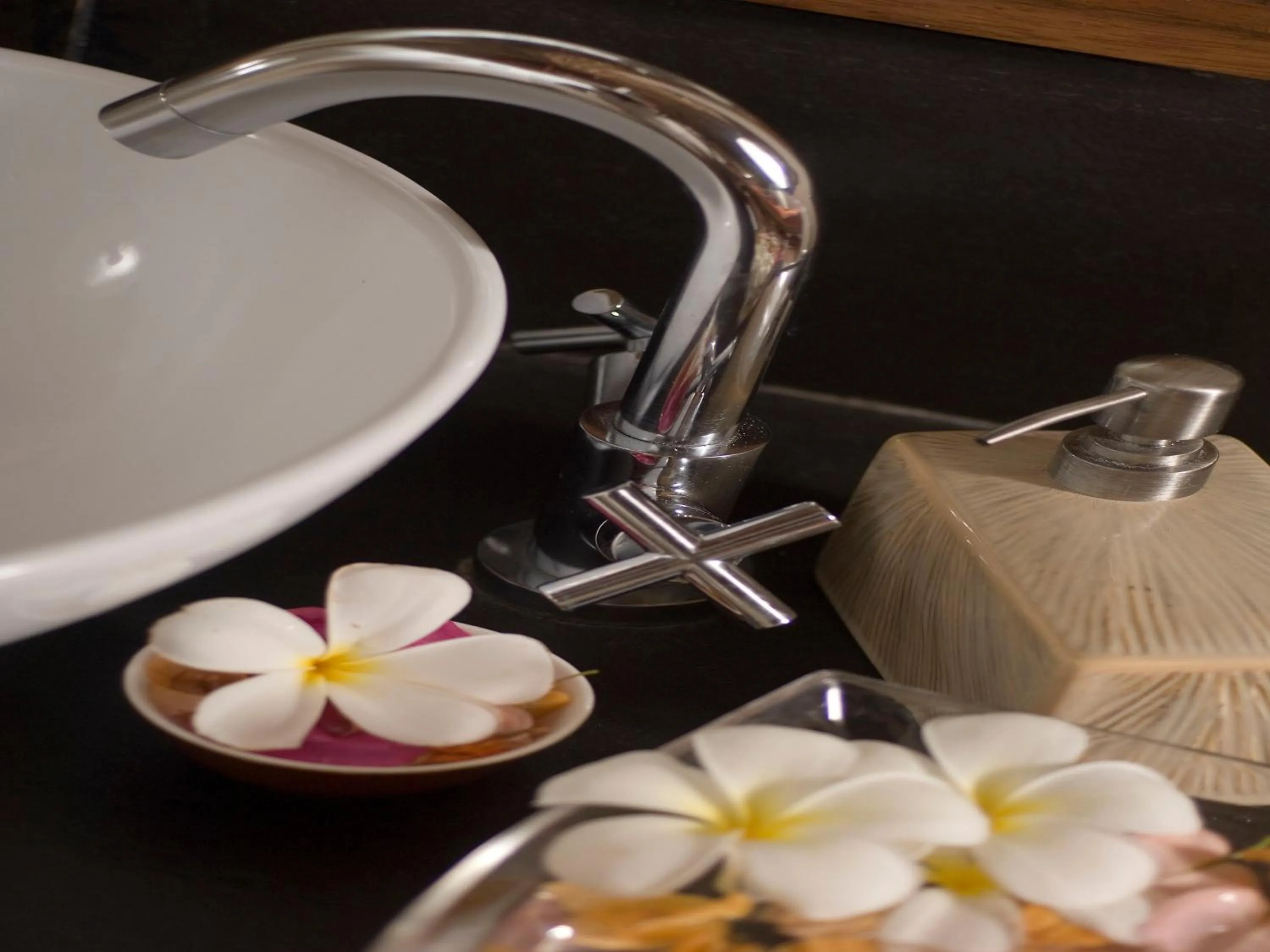 Spa and wellness centre/facilities in Pinewood Beach Resort and Spa