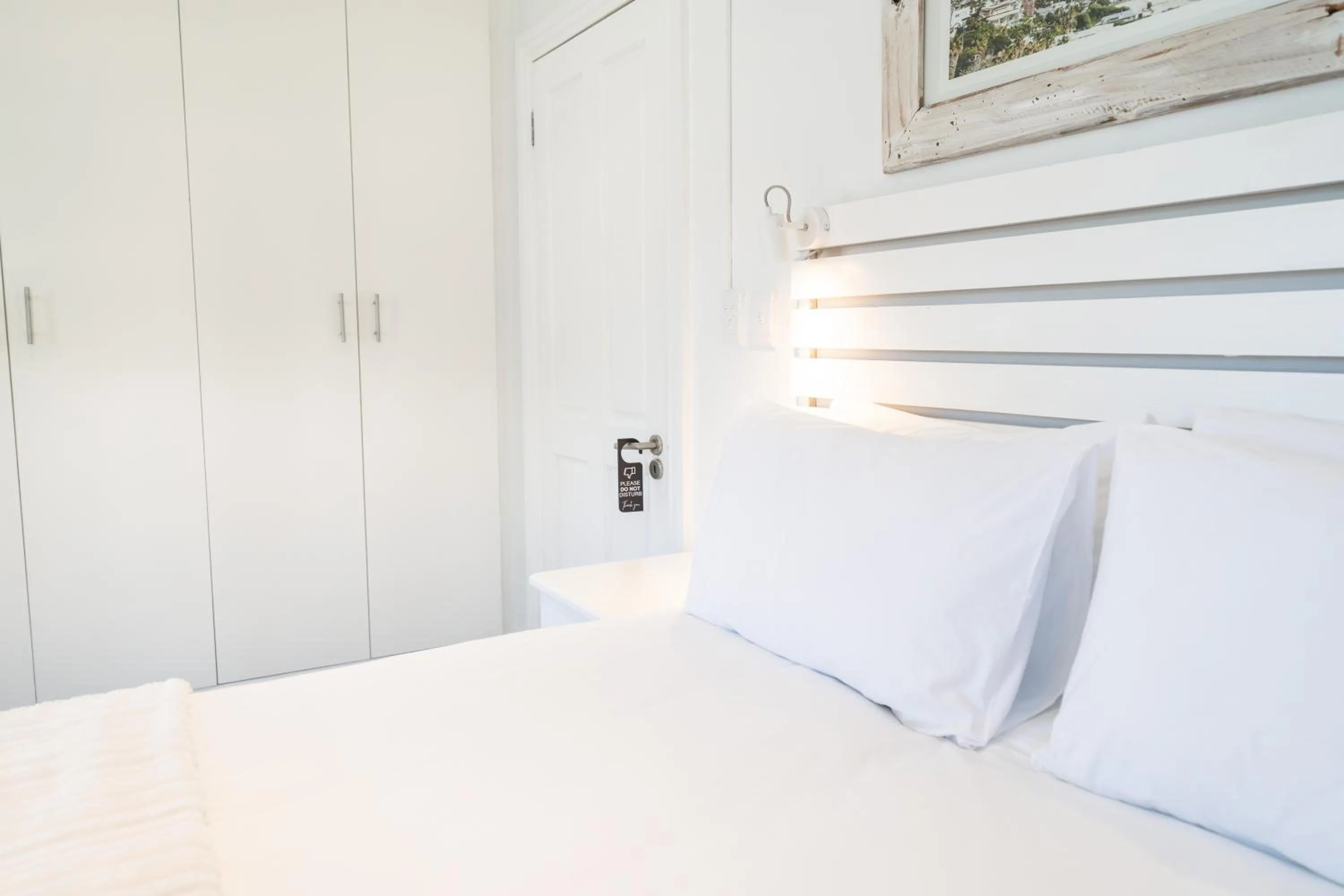 Double Room with Mountain View - Upstairs in Finchley Guesthouse in Camps Bay