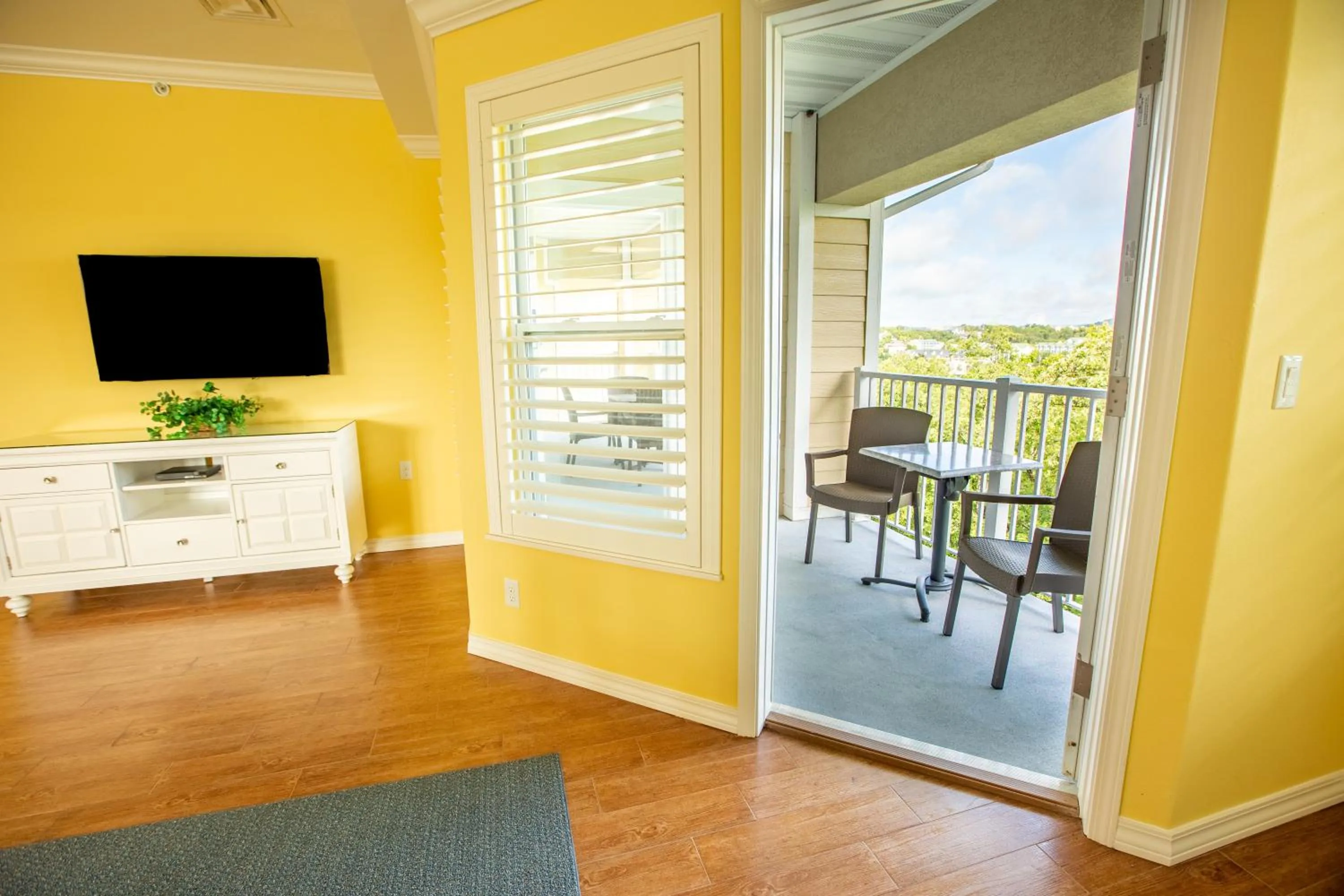 Balcony/Terrace in Palace View Heights by Spinnaker