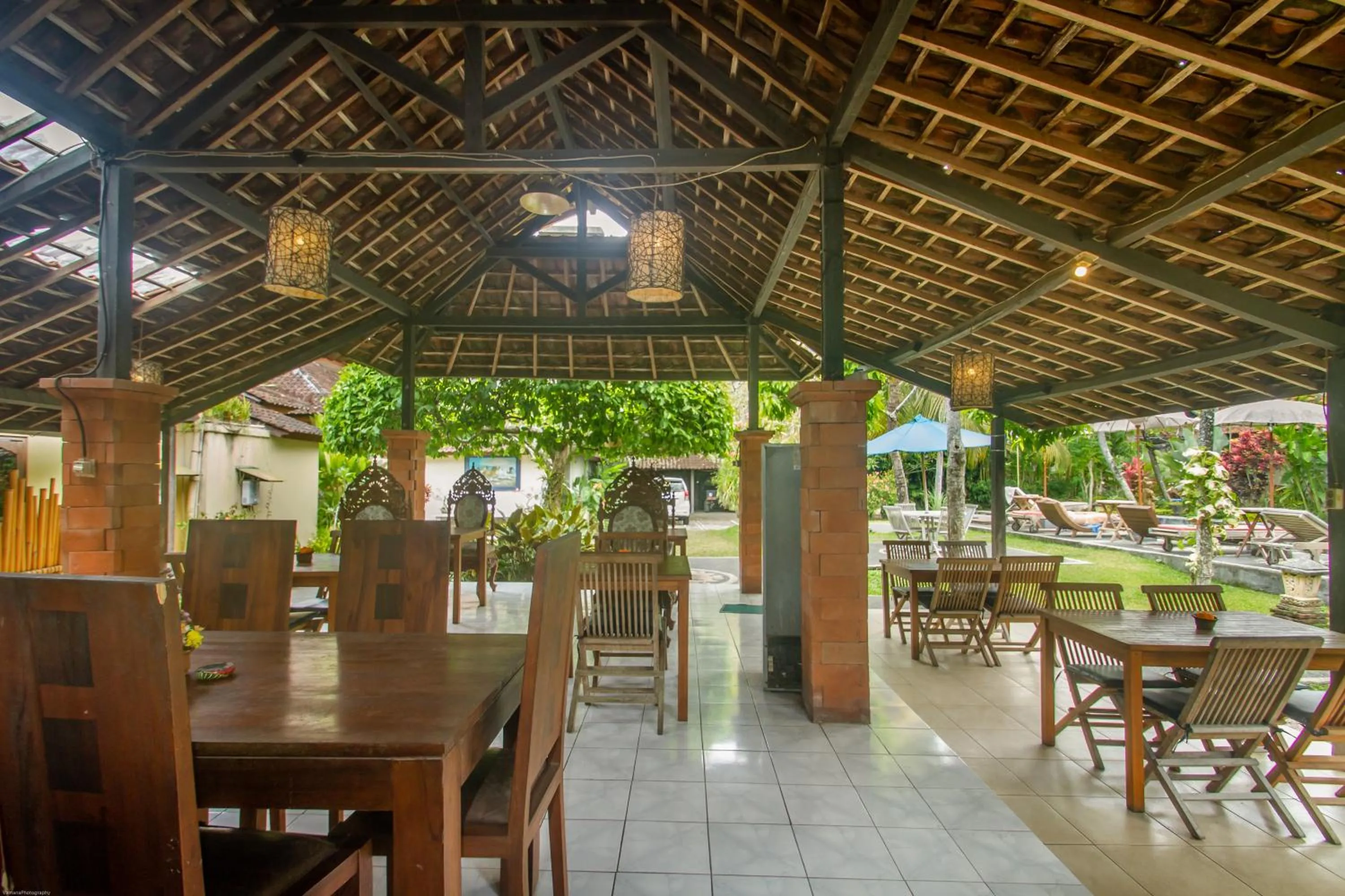 Dining area in KUDESA Homestay by Pramana Villas