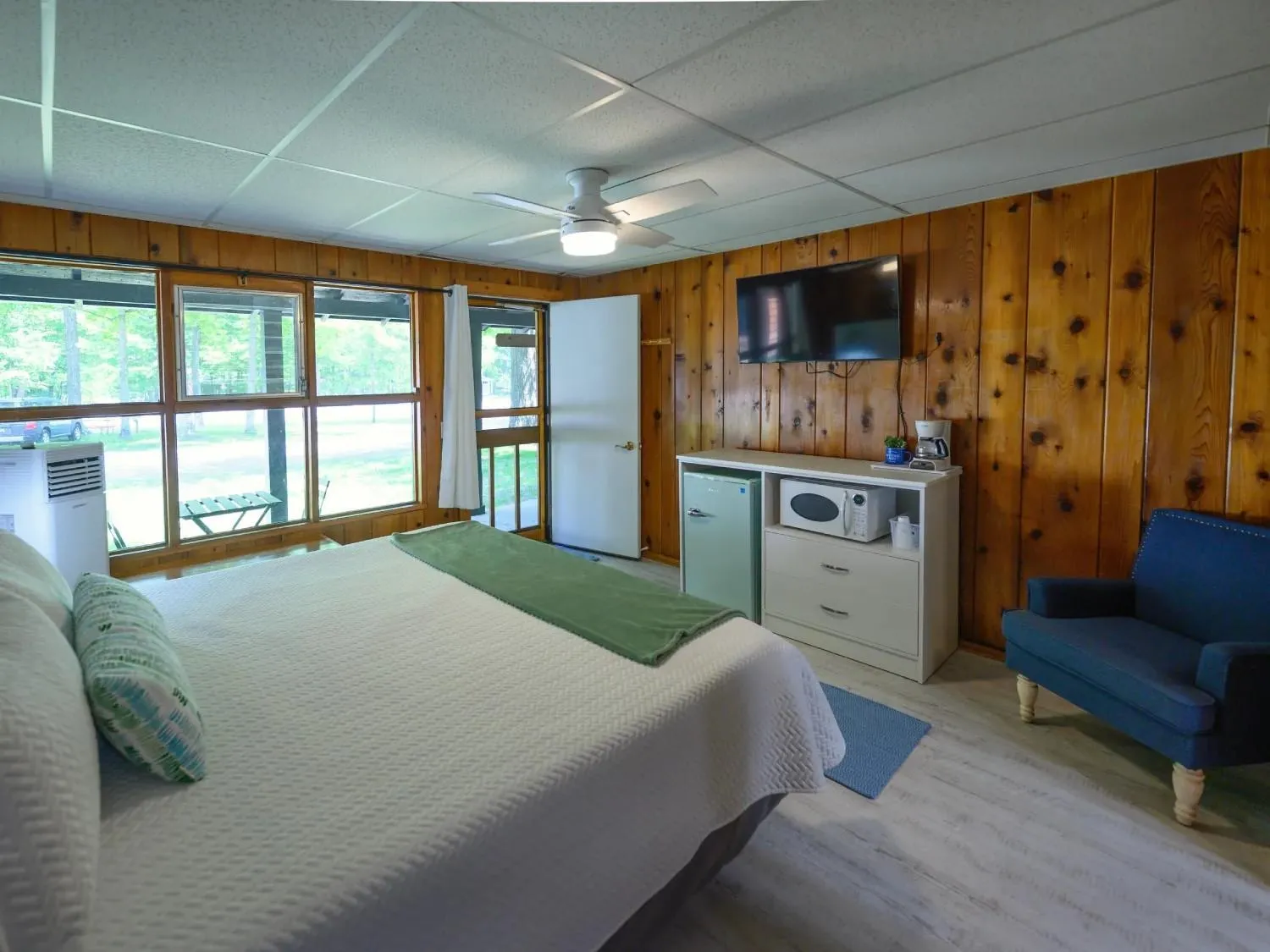 Bed in Dune Climb Inn