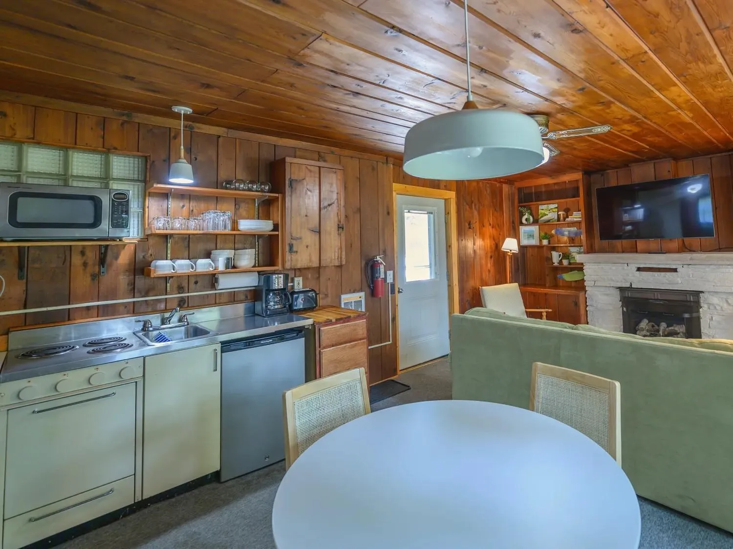 Kitchen or kitchenette in Dune Climb Inn