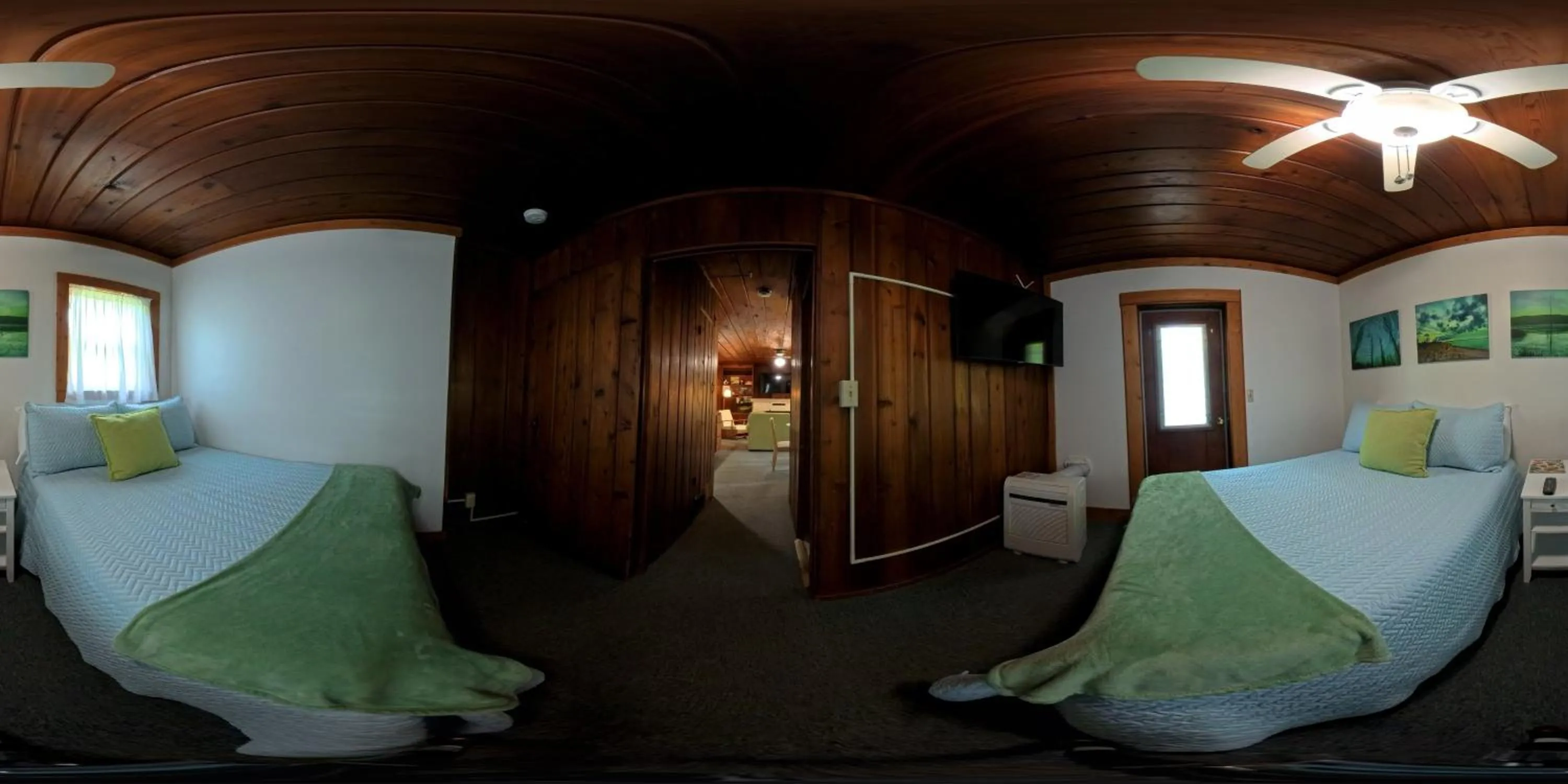 Bedroom, Bed in Dune Climb Inn