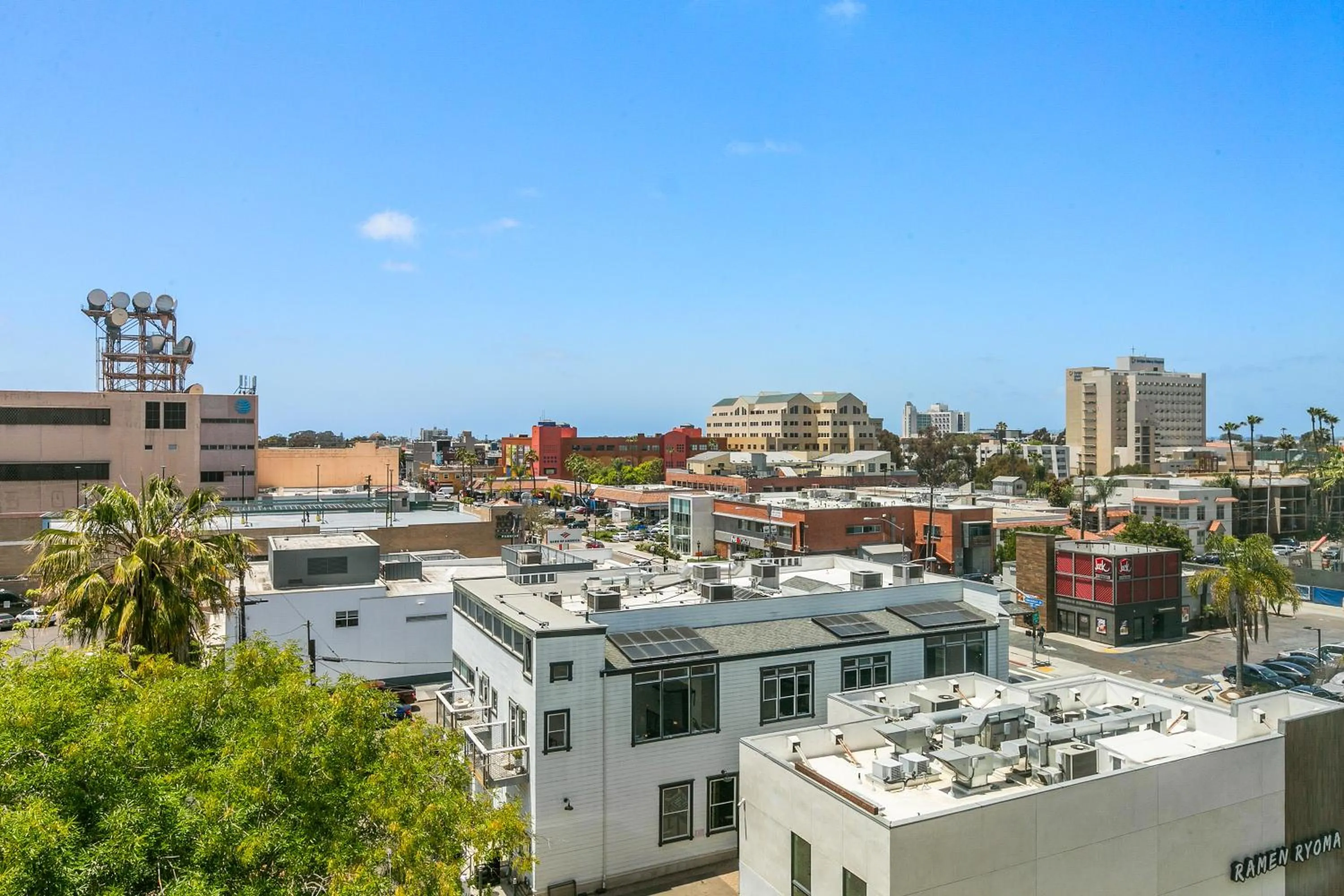 Uptown Inn - Limited Service Apart-Hotel