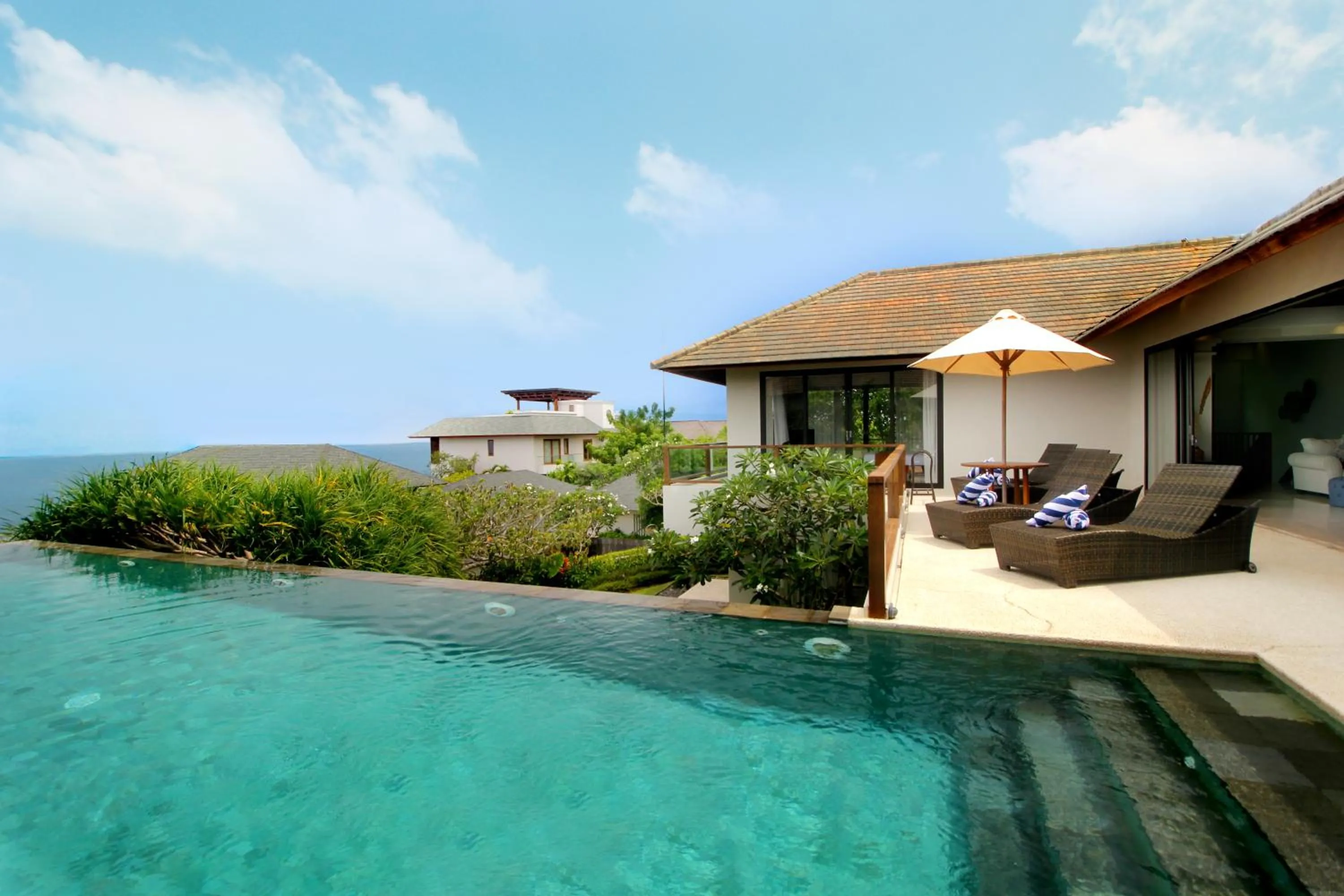 Trisha Cliff Villa Karang Tinggi