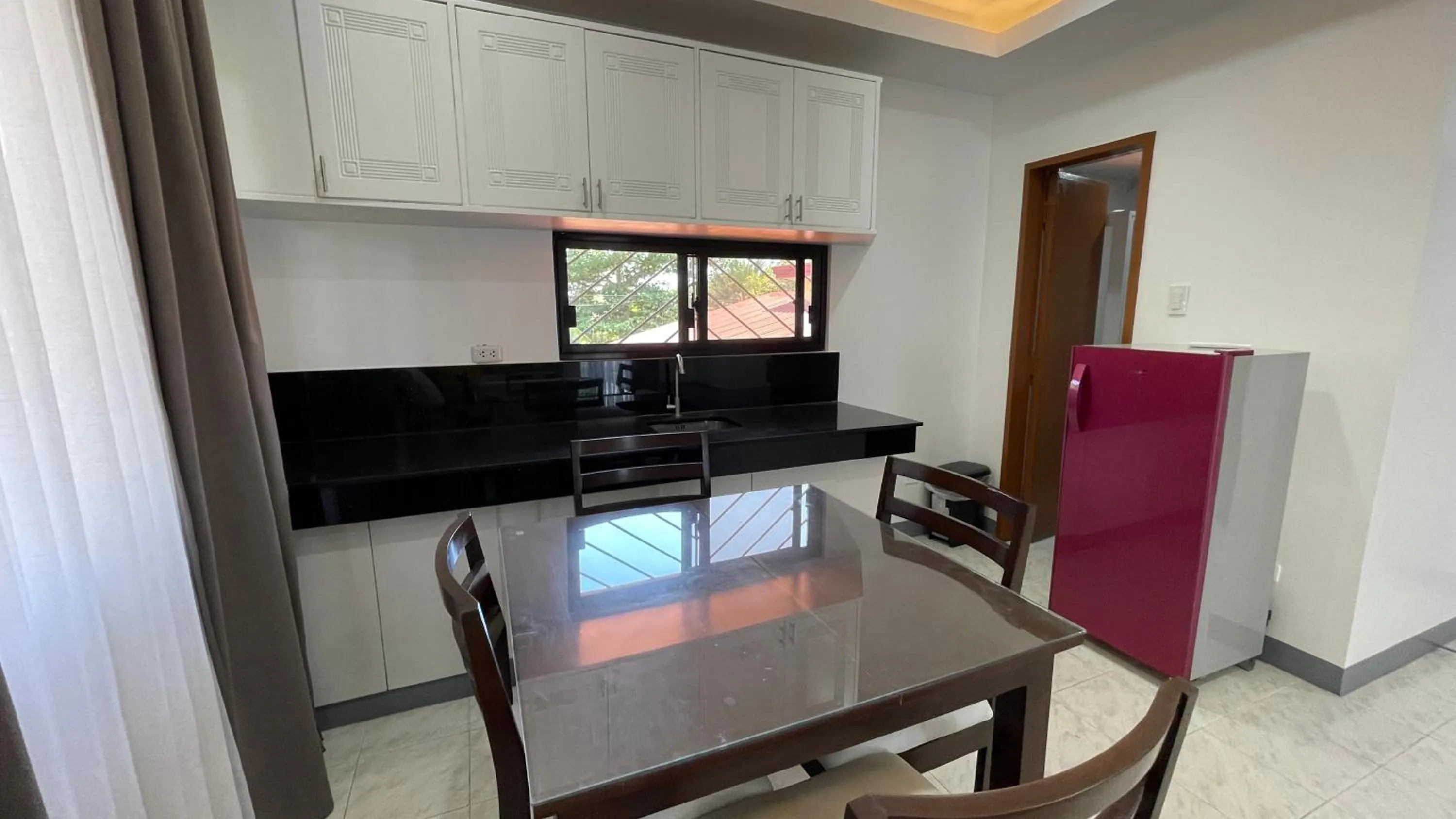 Sonrisa - Golden Meadows by Hiverooms