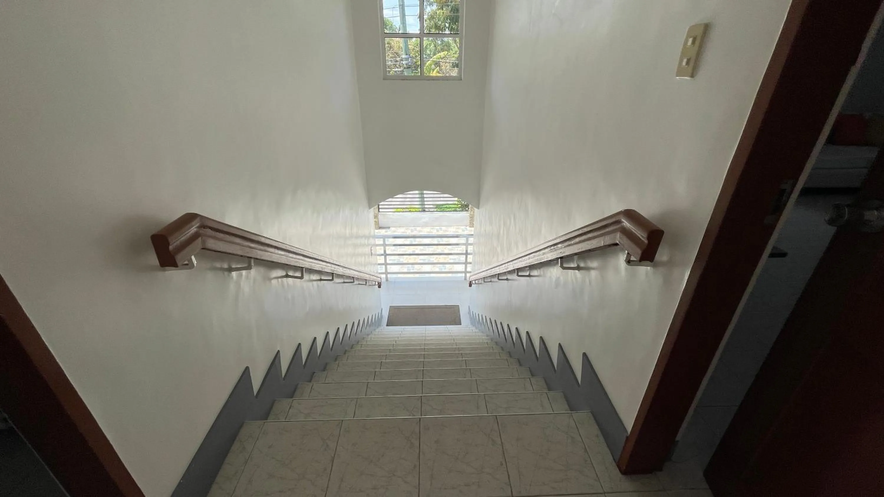 Sonrisa - Golden Meadows by Hiverooms