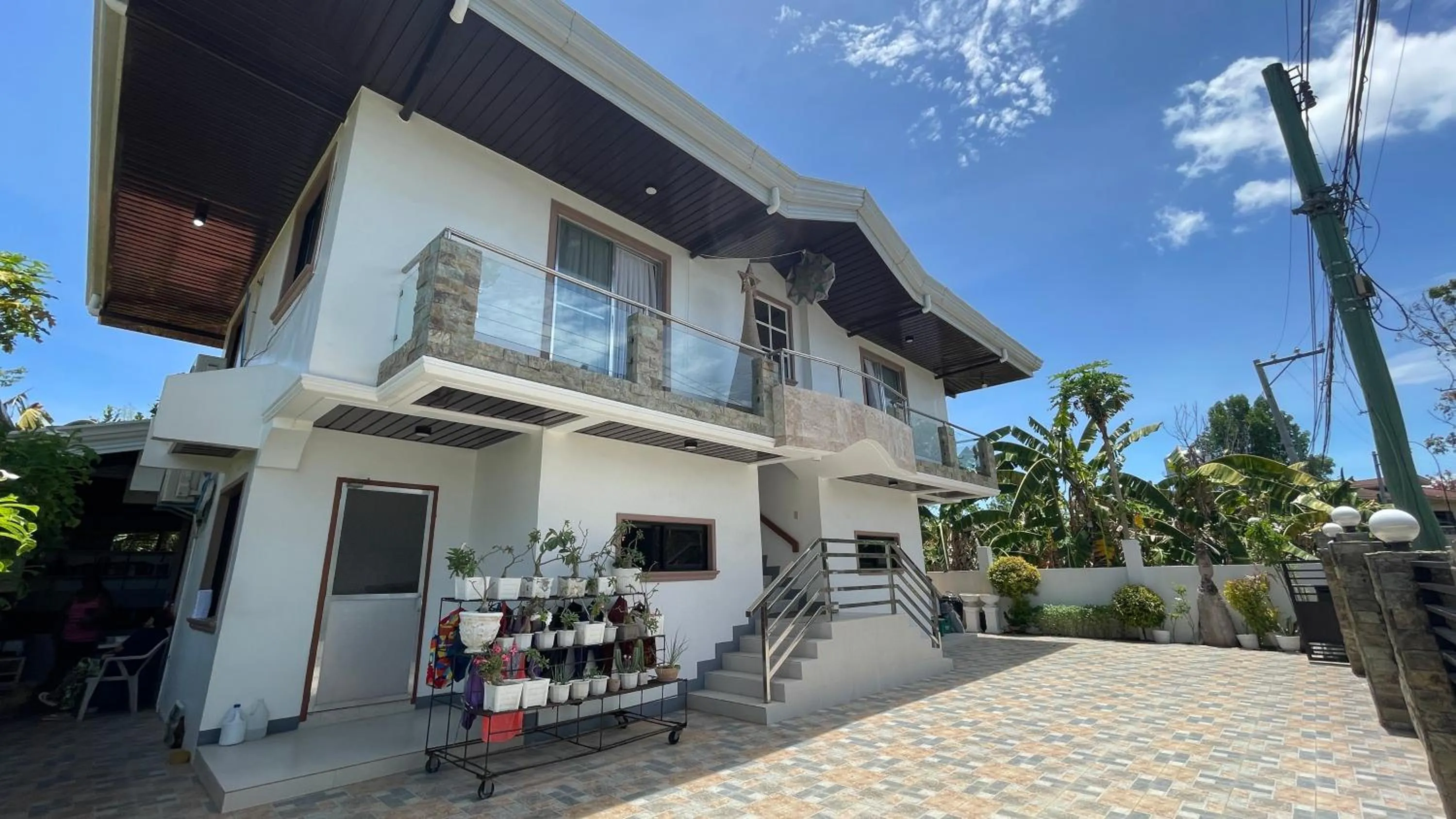 Sonrisa - Golden Meadows by Hiverooms