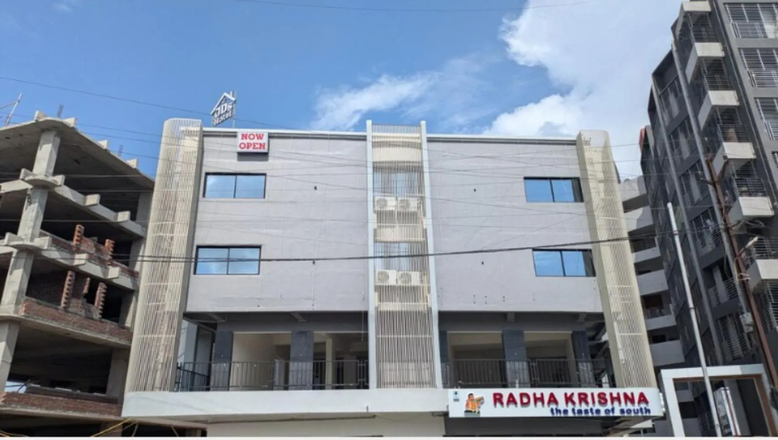Property building in Hotel JDS